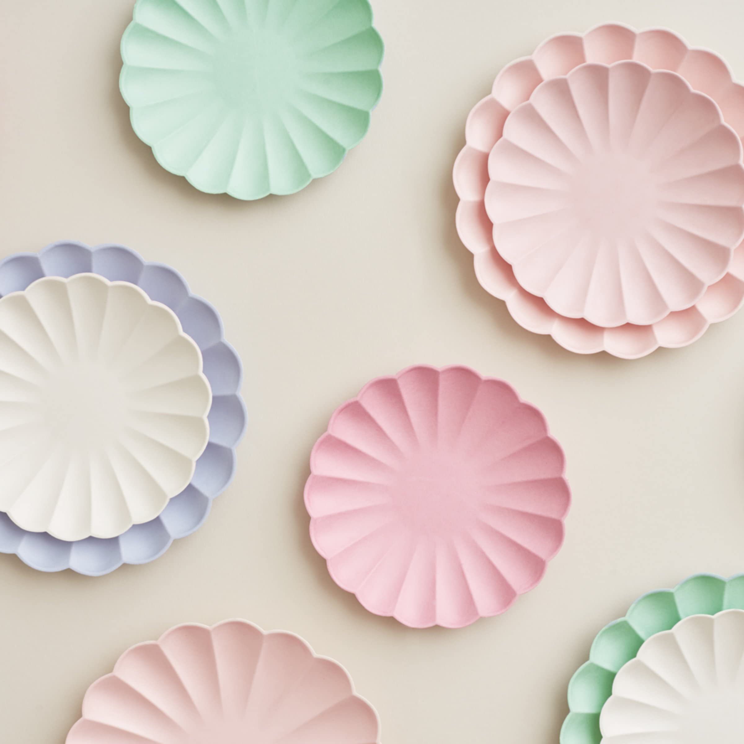 Eco-Friendly Compostable Party Plates - Pack of 8 Biodegradable Disposable Plates for Birthday, Wedding & Holiday Celebrations | Sustainable Single-Use Tableware for Picnics, BBQs & Events