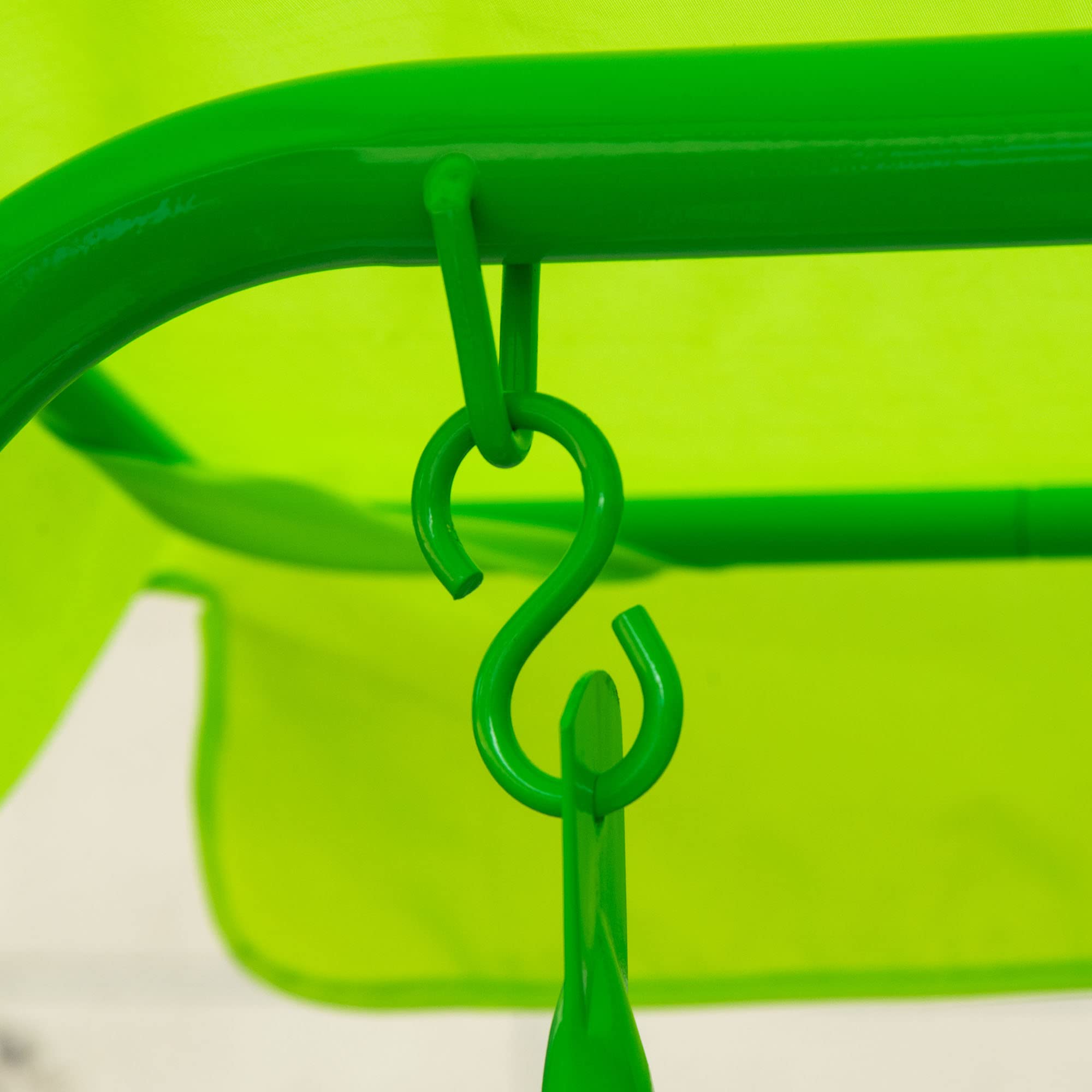 Outsunny Kids Porch Swing with Adjustable Sun Canopy & Safety Seatbelts - Green Frog-Themed Outdoor Swing Chair for Ages 3-6 | Perfect for Backyard, Garden, and Patio Playtime