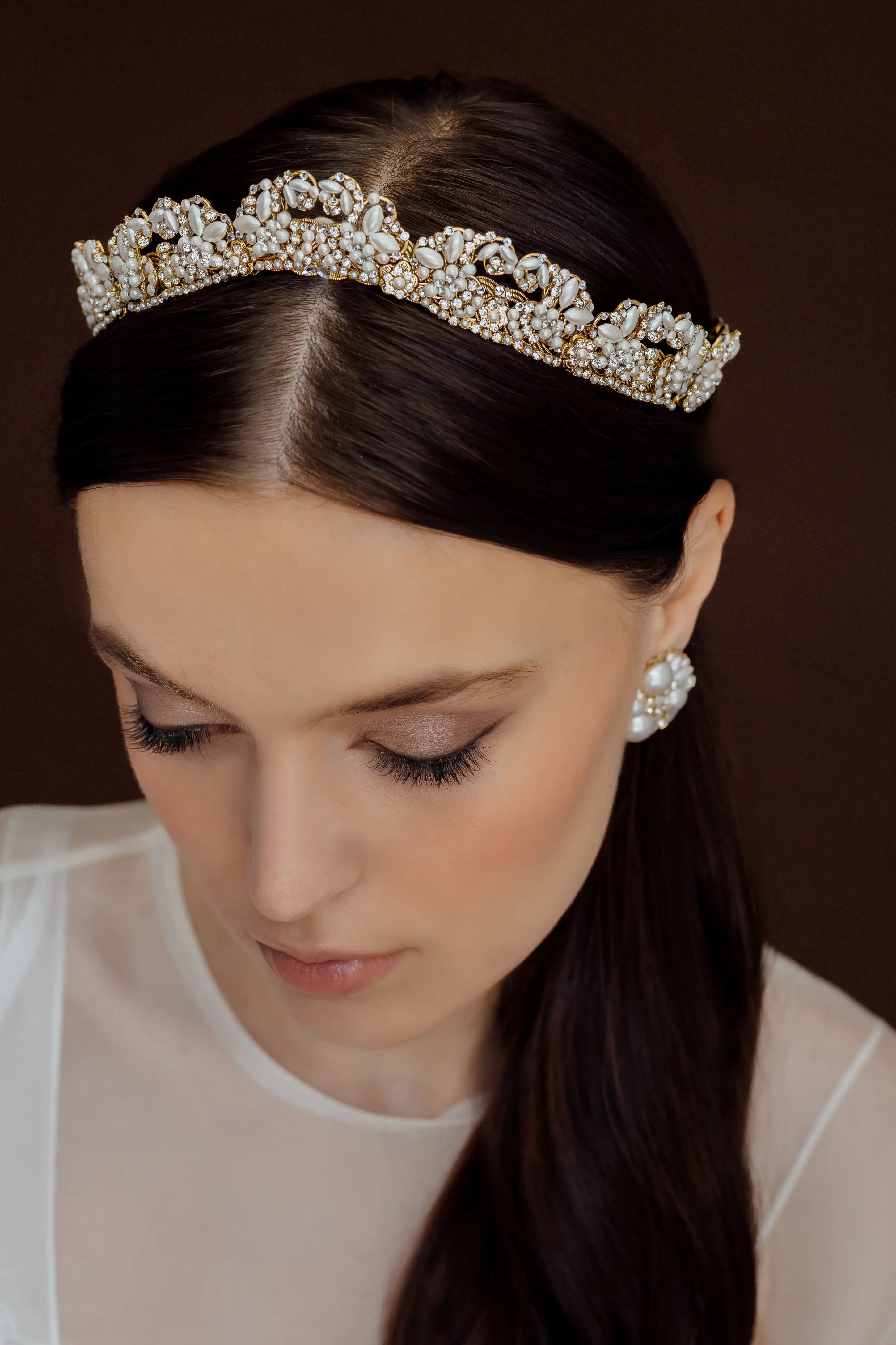 Versienne Crown - Elegant & Stylish Women's Tiara for Weddings, Prom, and Special Occasions | Perfect for Brides, Pageants, and Photo Shoots