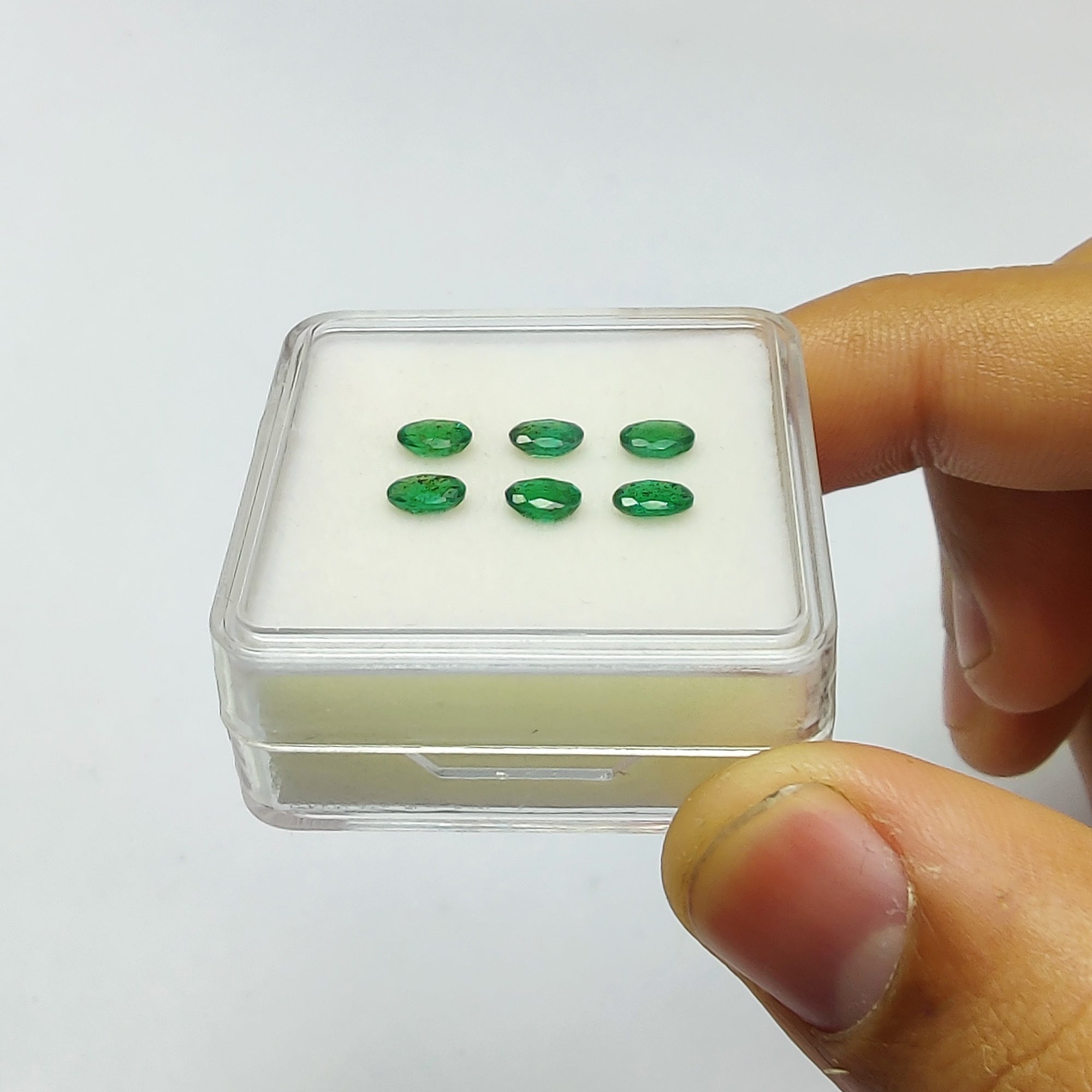 Natural Untreated 1.50ct Green Emerald Gemstone Set - 6pcs Oval Cut 5x3mm for Jewelry Making, Engagement Rings & Birthstone Collections