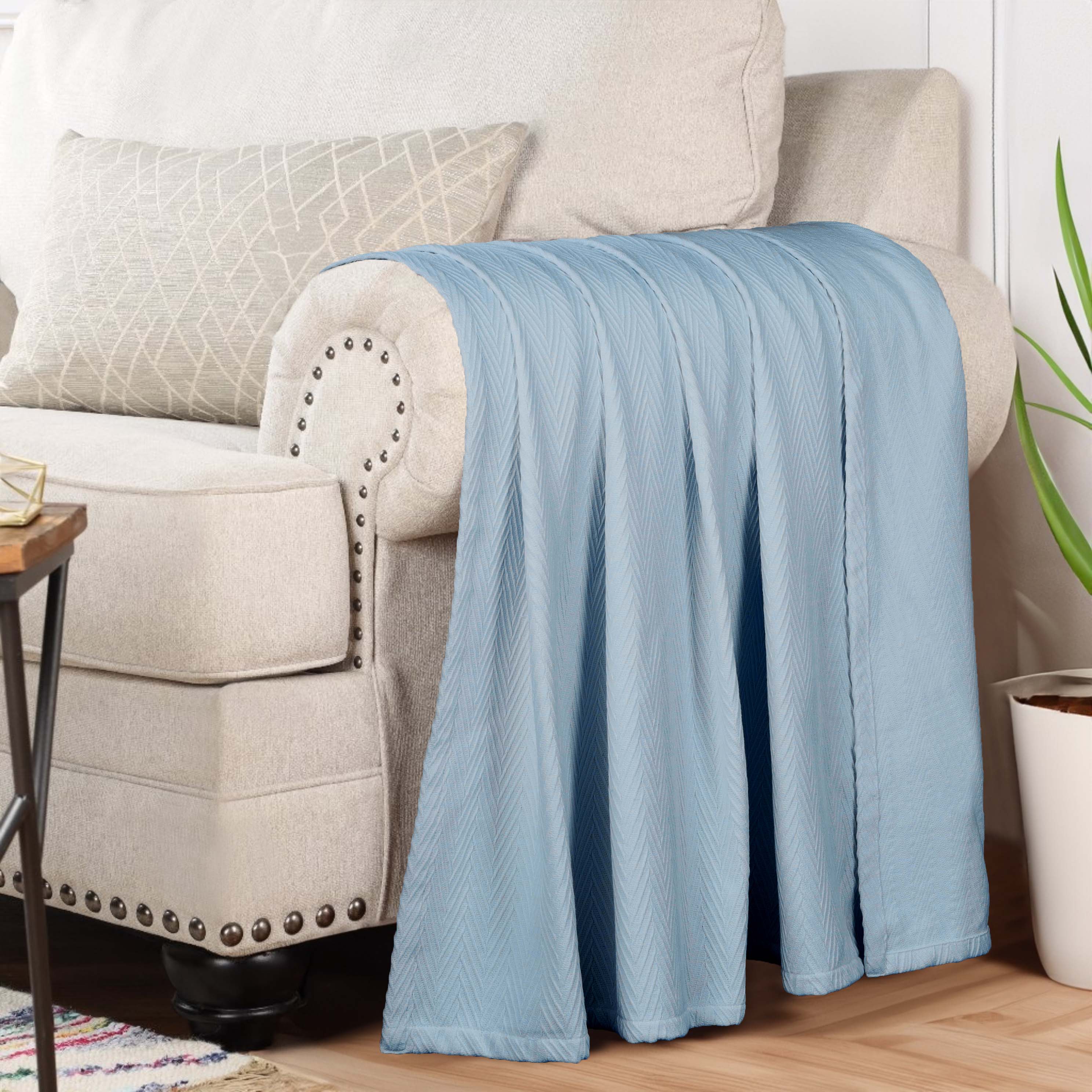Soft All-Season Chevron Cotton Bed Blanket & Sofa Throw - Cozy Home Decor for Living Room, Bedroom, and Travel