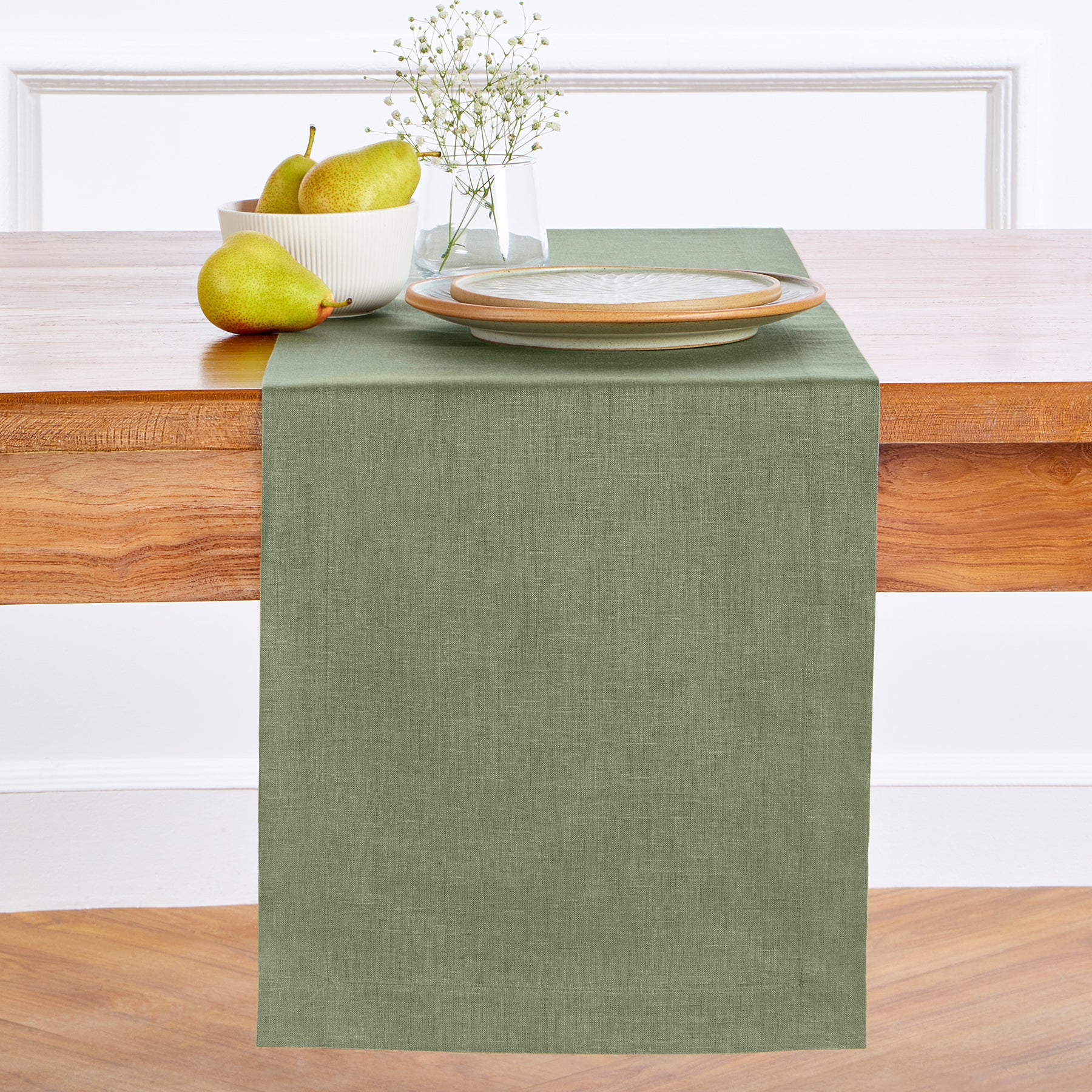 Elegant Fete Table Runner for Weddings, Parties & Events - Premium Decorative Dining Table Cover for Home & Restaurant Decor