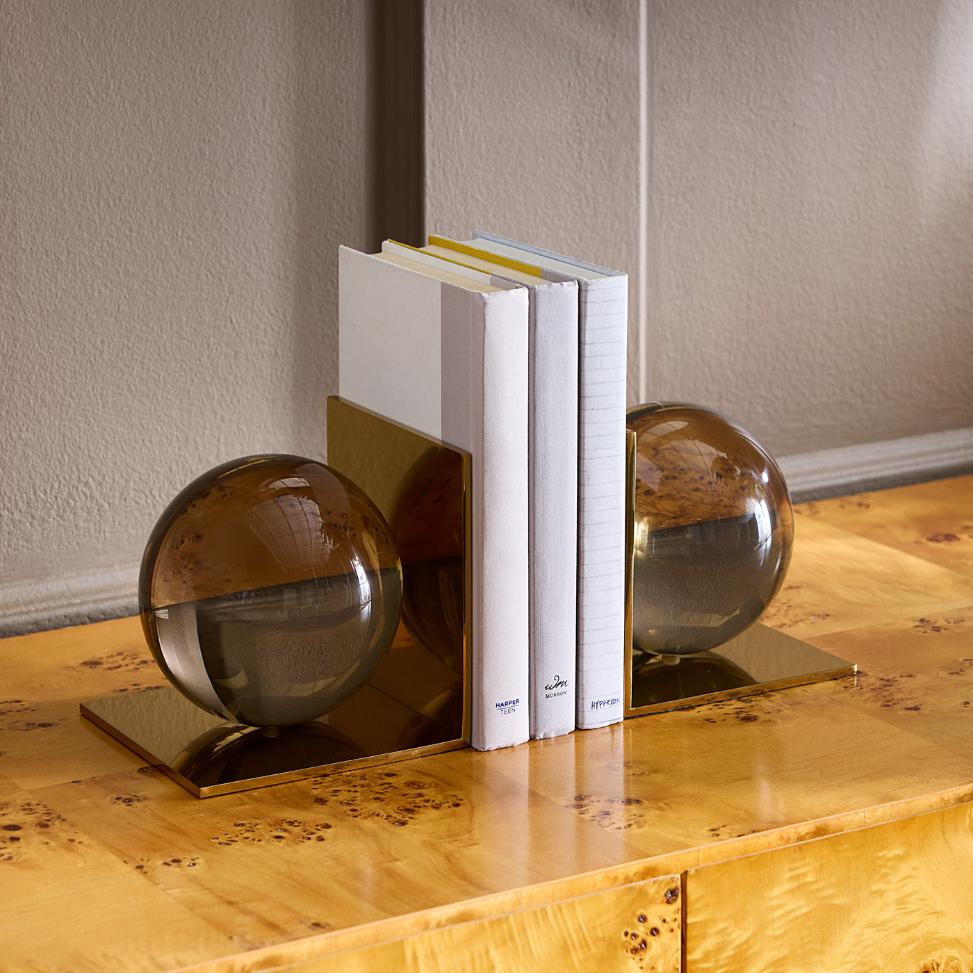 Globo Bookends - Decorative Book Holders for Shelves & Desks - Perfect for Home, Office & Library Organization