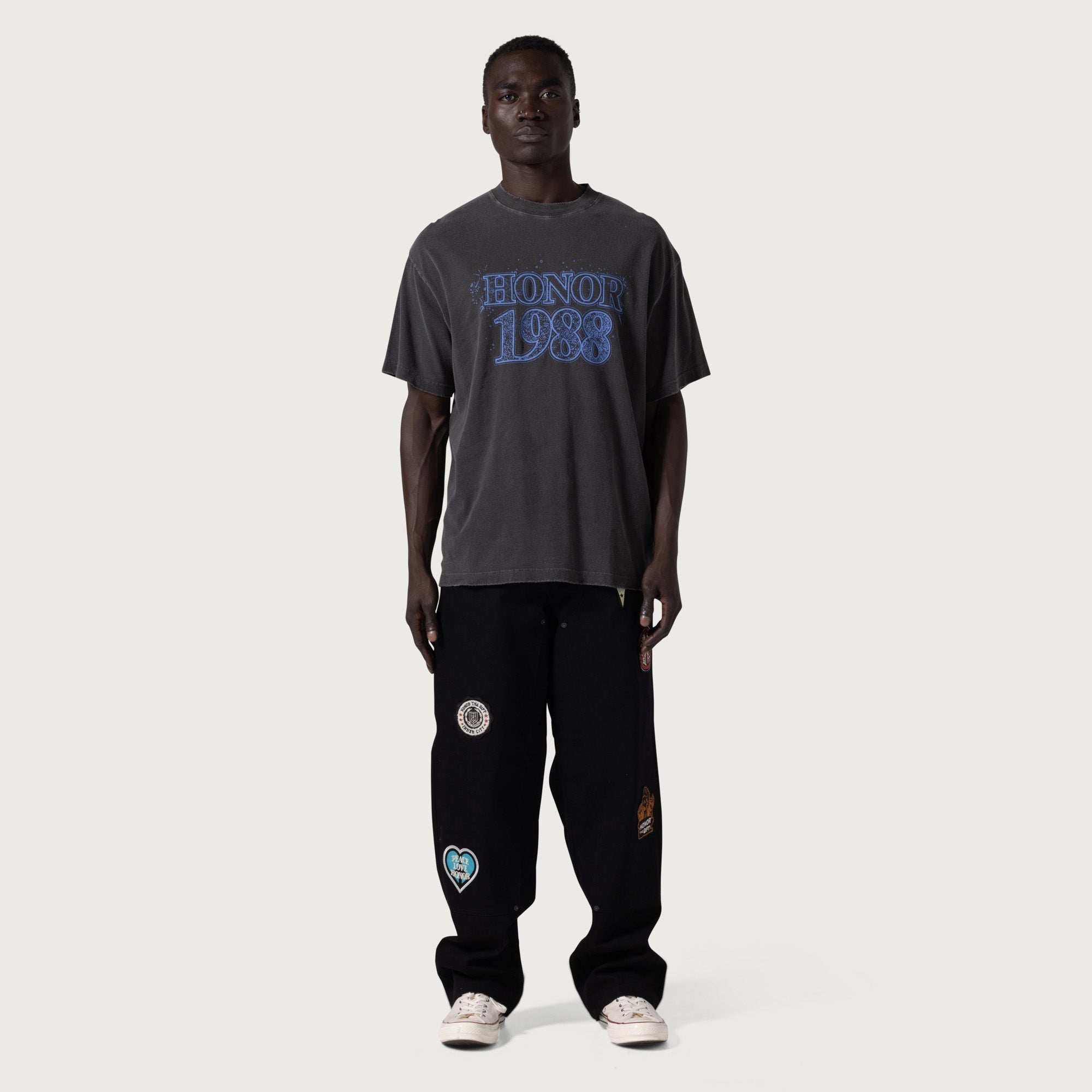 HONOR THE GIFT HONOR CONCERT Short Sleeve T-Shirt Dark Grey - Casual Streetwear for Concerts & Everyday Wear
