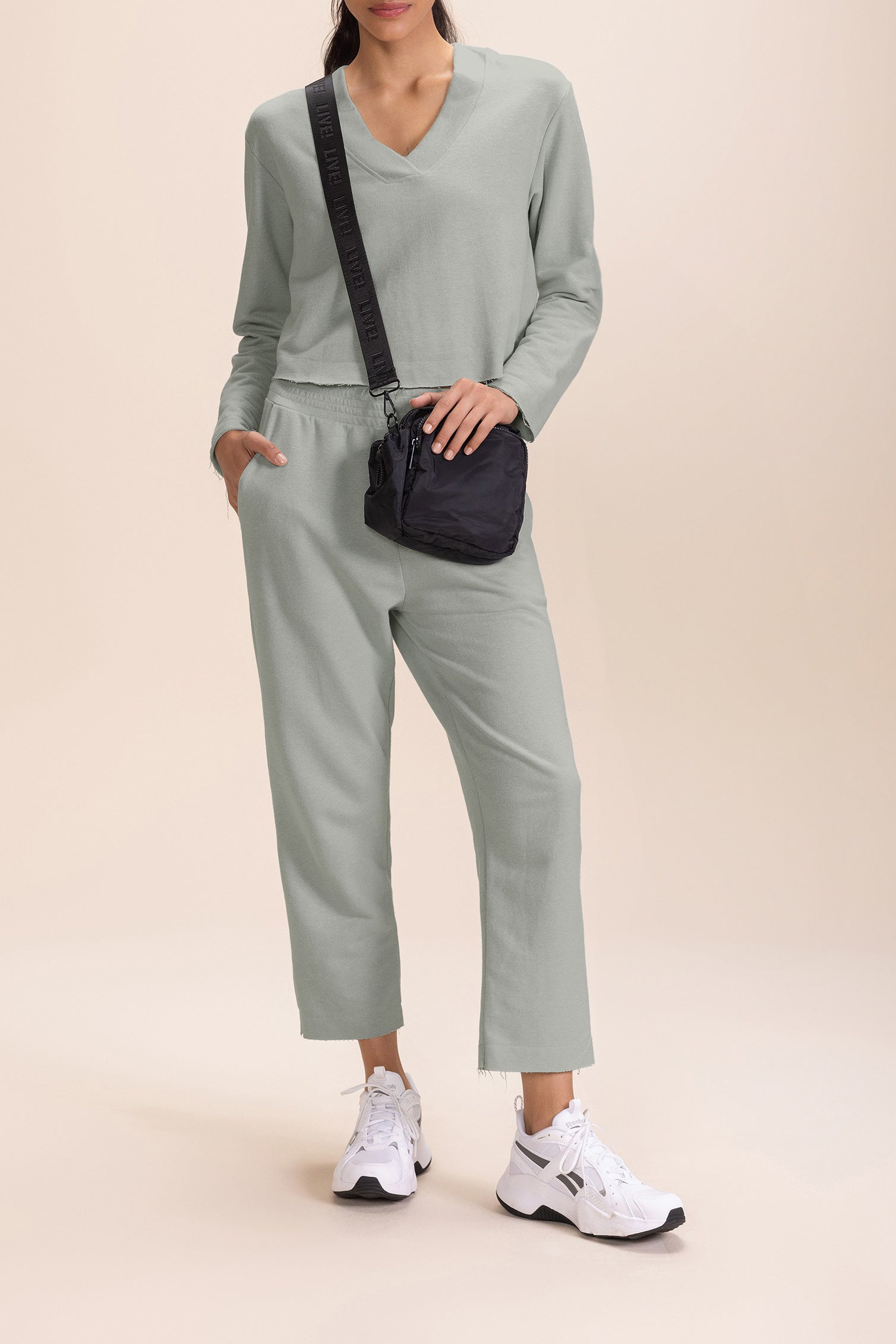 Rino Stone Cropped Sweatshirt for Women | Trendy Oversized Pullover | Soft Cotton Blend | Casual Streetwear | Perfect for Fall Layering & Weekend Outfits