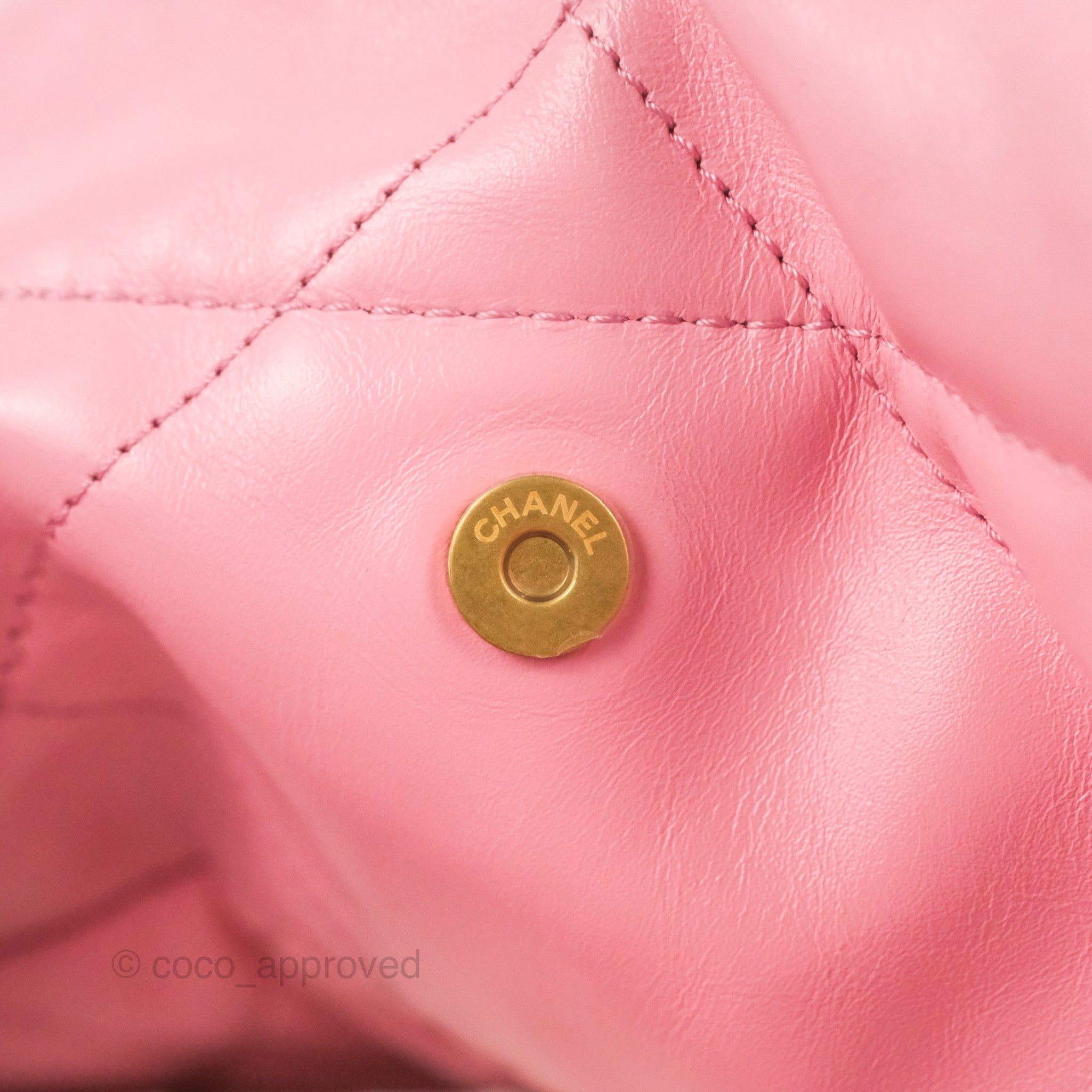 Chanel 22 Small Handbag in Light Pink Shiny Calfskin with Aged Gold Hardware - Luxury Crossbody Bag for Women, Perfect for Date Night & Special Occasions