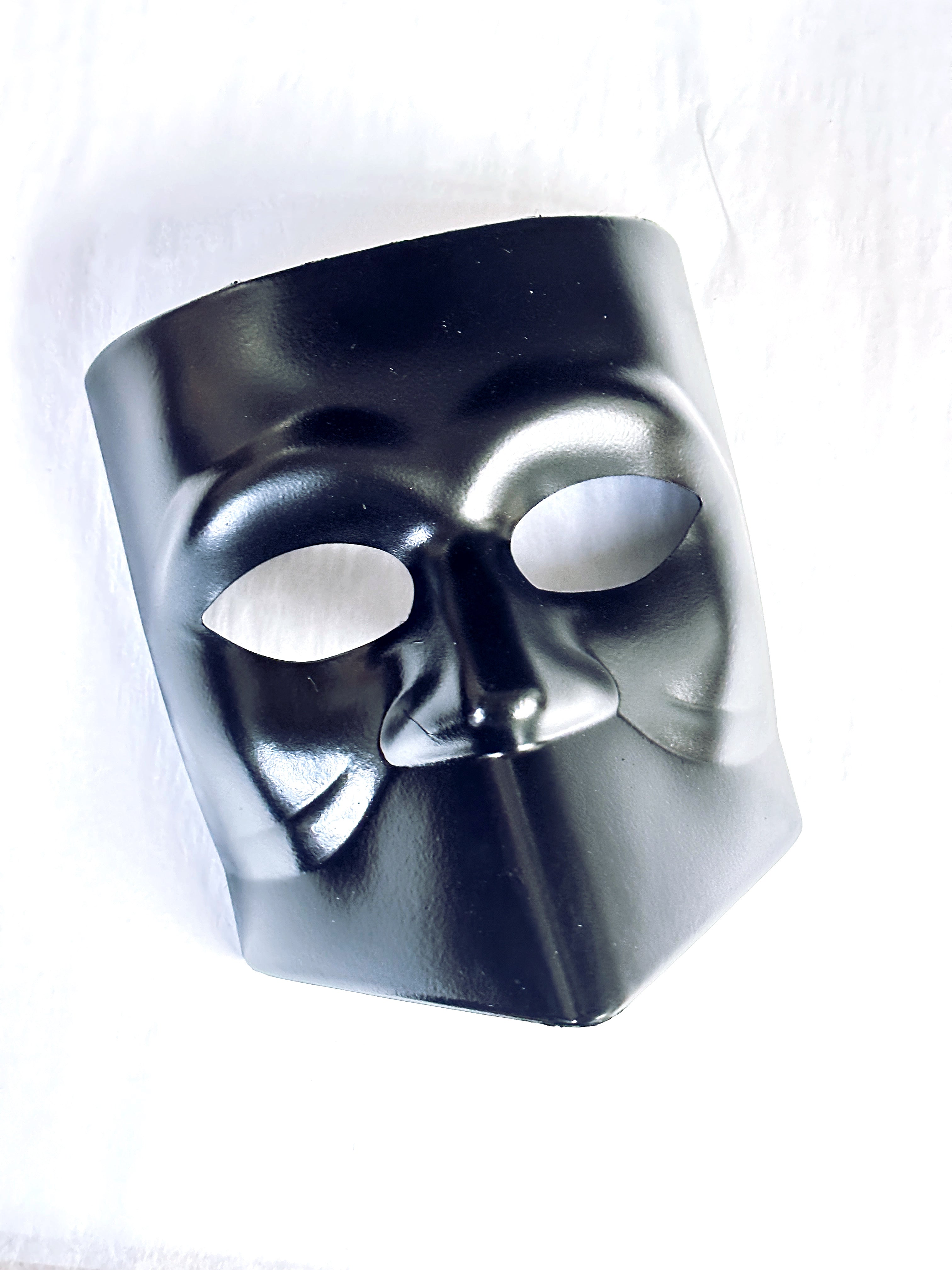 Bauta Mask - Black Venetian Carnival Mask for Halloween, Cosplay & Masquerade Parties | Elegant & Mysterious Costume Accessory