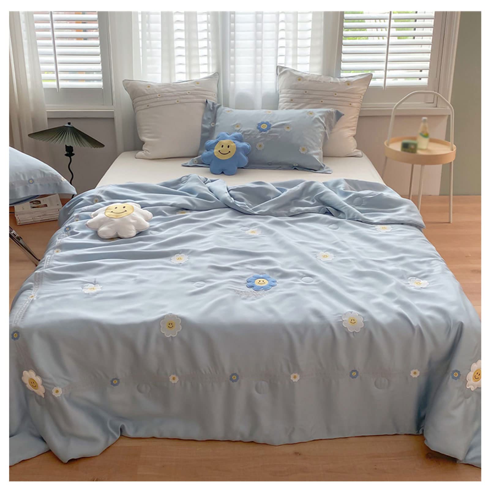 Vintage 80s Tencel Air Conditioner Summer Cooling Quilt - Small Fresh Cute Patch Embroidery Design, Lightweight Thin Blanket for Students (Blue, 200x230cm) | Perfect for Dorm Rooms, Guest Beds & Summer Nights