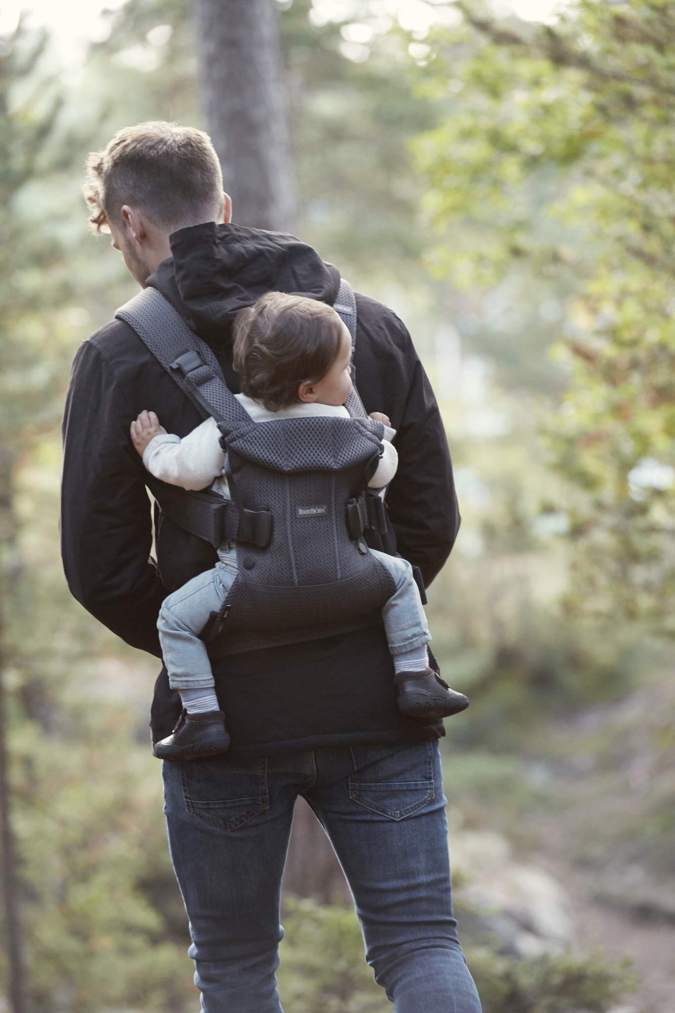 BabyBjörn Baby Carrier One Air - Breathable 3D Mesh, Navy Blue, One Size (Pack of 1) | Ergonomic & Lightweight Baby Carrier for Newborns to Toddlers - Perfect for Hiking, Shopping & Everyday Use
