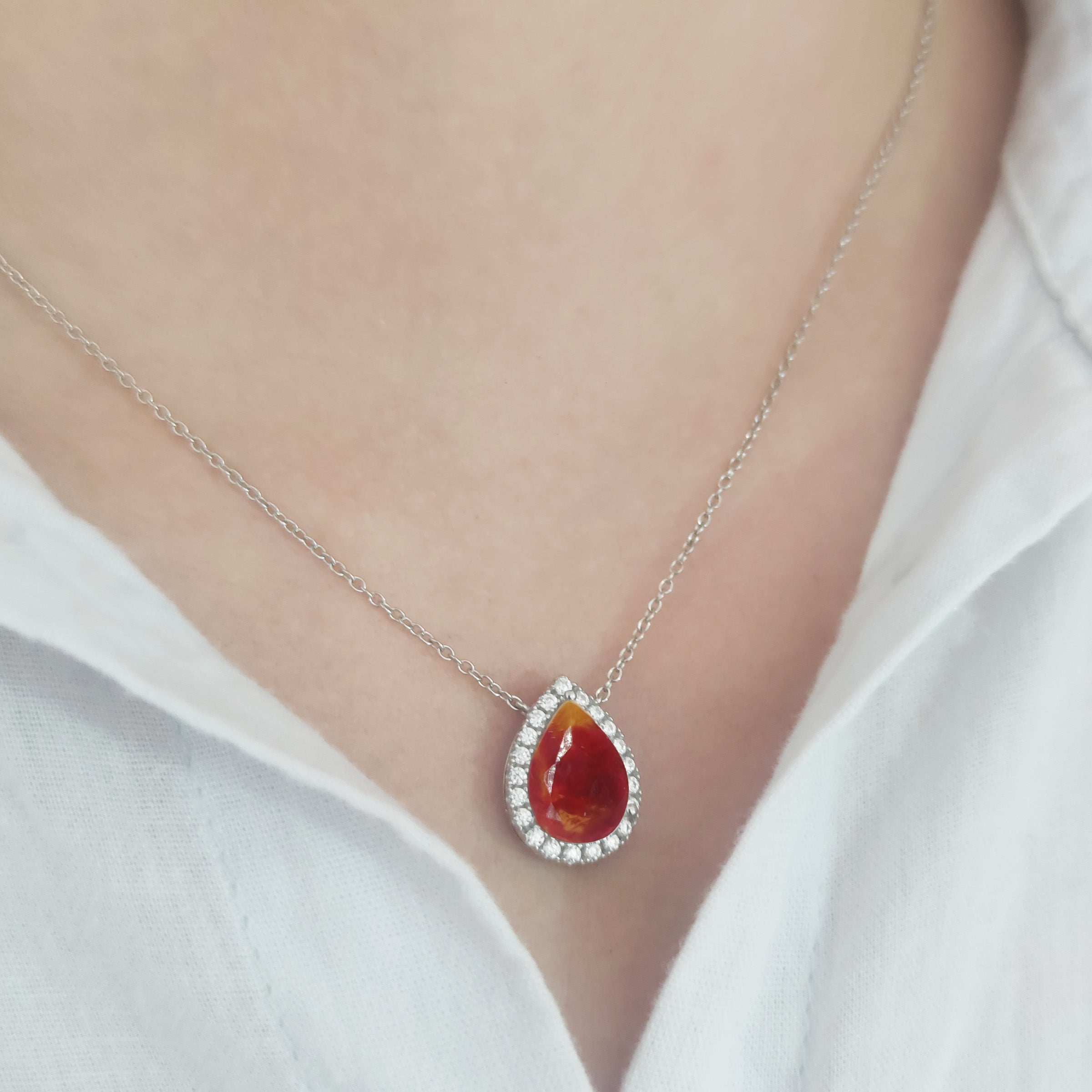 Elegant Teardrop Dried Flower Halo Gold Necklace for Wedding, Funeral & Memorial - Perfect for Bridal Jewelry, Sympathy Gifts & Keepsakes