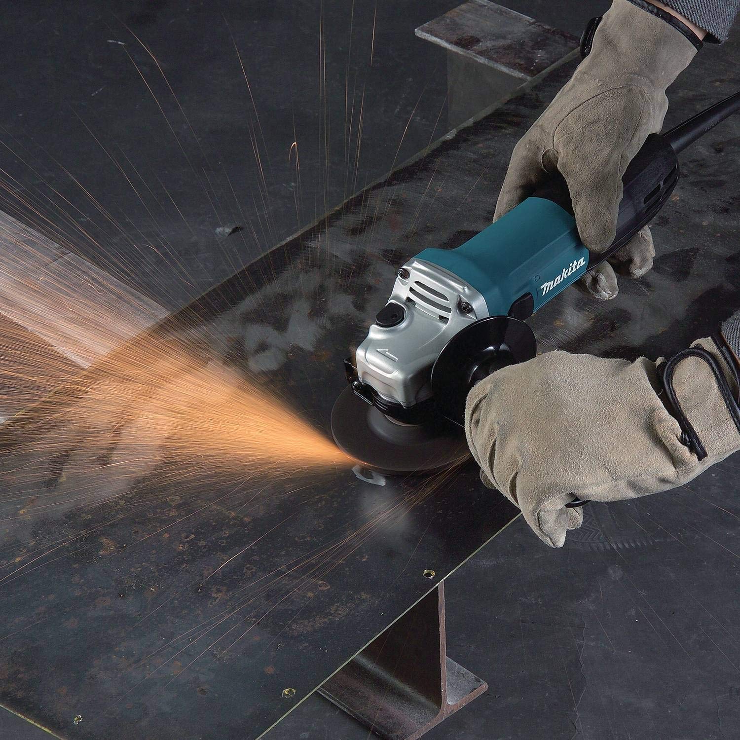 Makita GA4030K-R 4 Inch Angle Grinder with Slide Switch & Tool Case - Renewed Power Tool for Metal Cutting, Grinding, and Polishing - Perfect for DIY Projects and Professional Construction Work