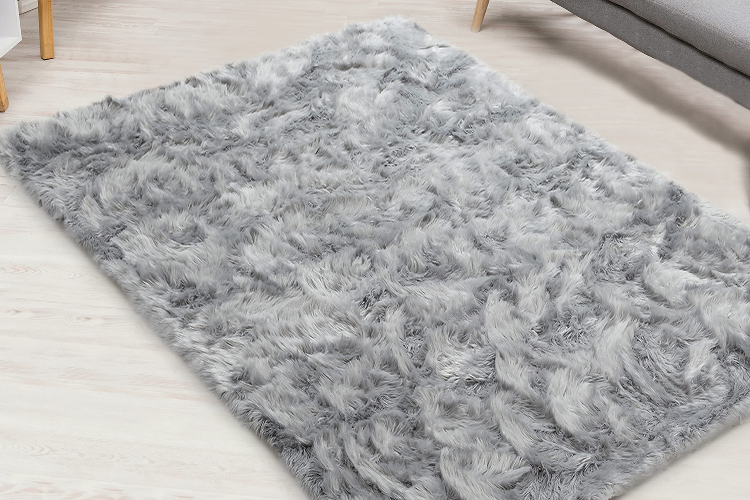 6x9 Feet Gray Faux Fur Rug - Ultra Soft Fluffy Sheepskin Area Rug for Living Room, Bedroom, Nursery | Non-Slip Backing & Machine Washable | Cozy Home Decor Accent for Kids Room, Dorm, Office