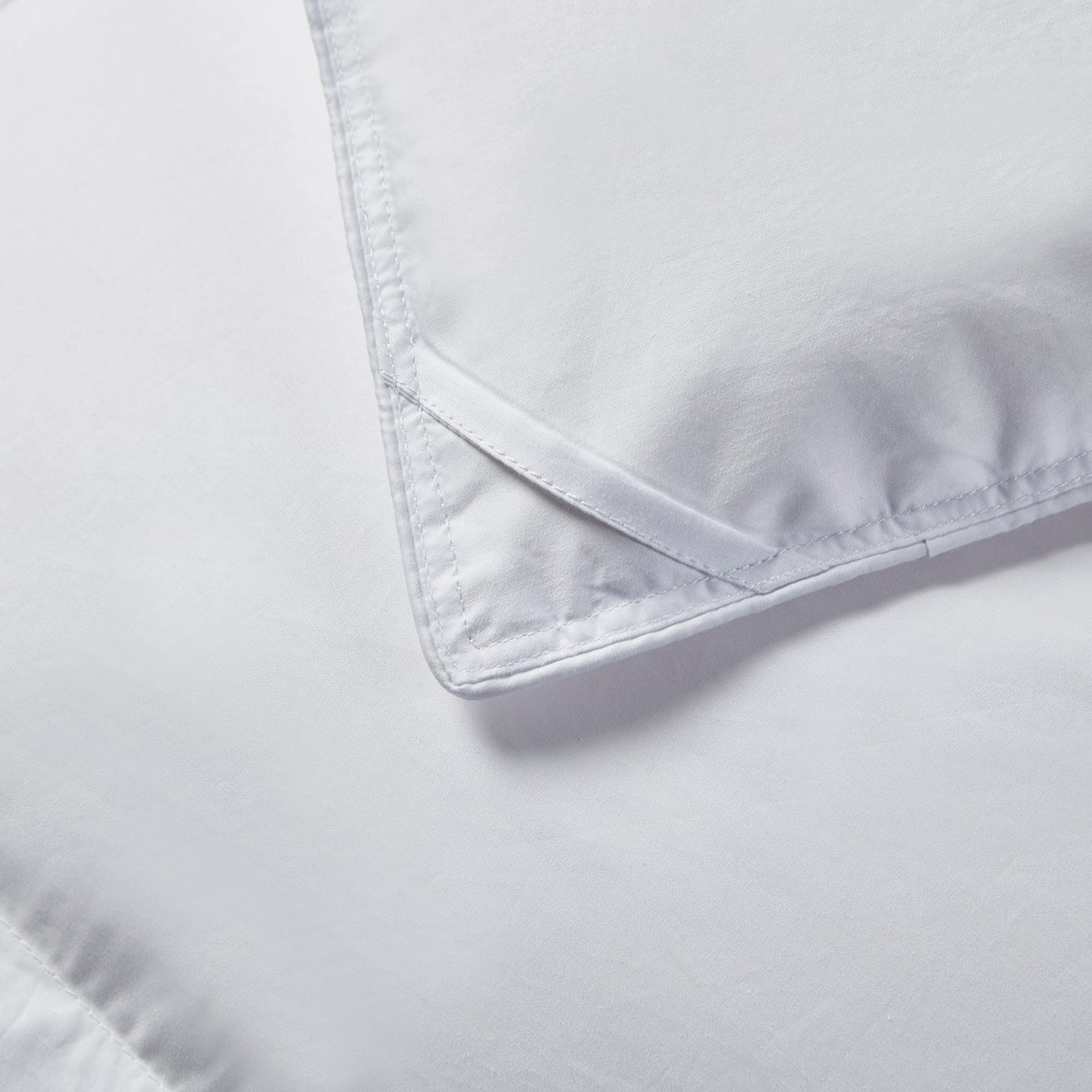 Beautyrest White Goose Down Comforter Twin Size - 650 Fill Power All-Season Fluffy Down Duvet Insert | Hypoallergenic Sateen Cotton Cover | Made in USA | Perfect for Cozy Bedroom, Guest Room & Winter Warmth