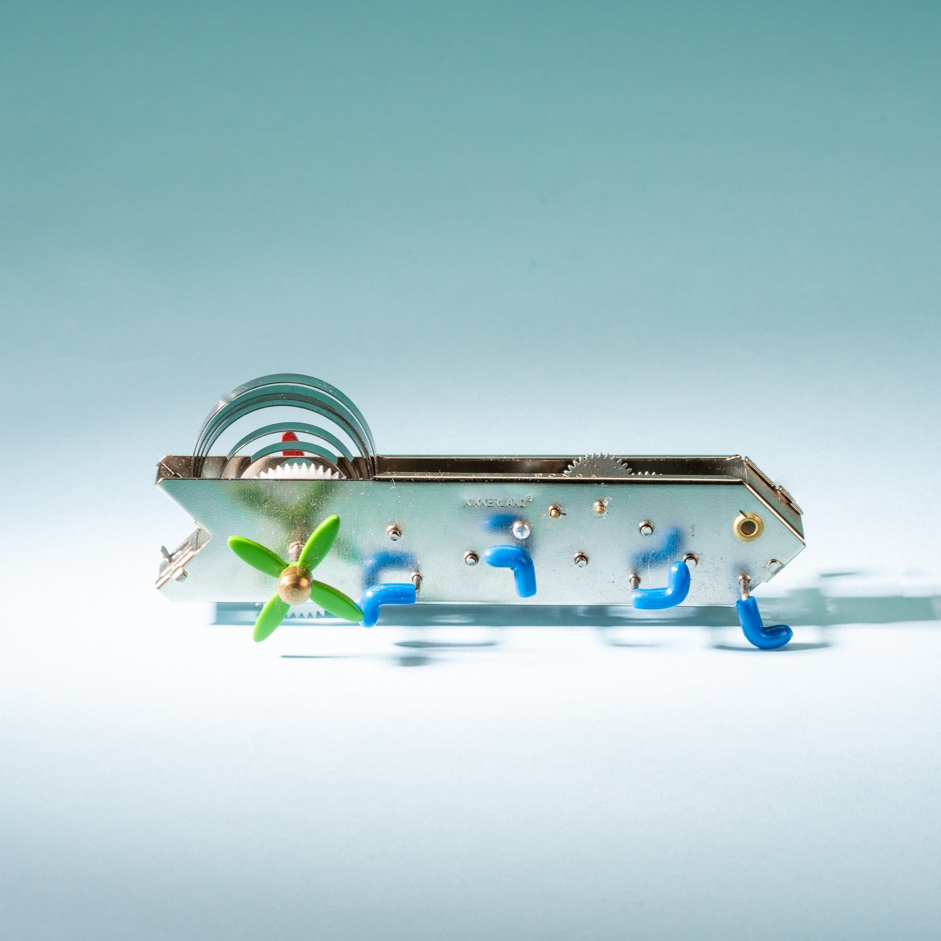 Wind Up Climbing Worm Toy - Fun & Interactive Mechanical Caterpillar for Kids - Perfect for Indoor Play, Birthday Gifts & STEM Learning Activities
