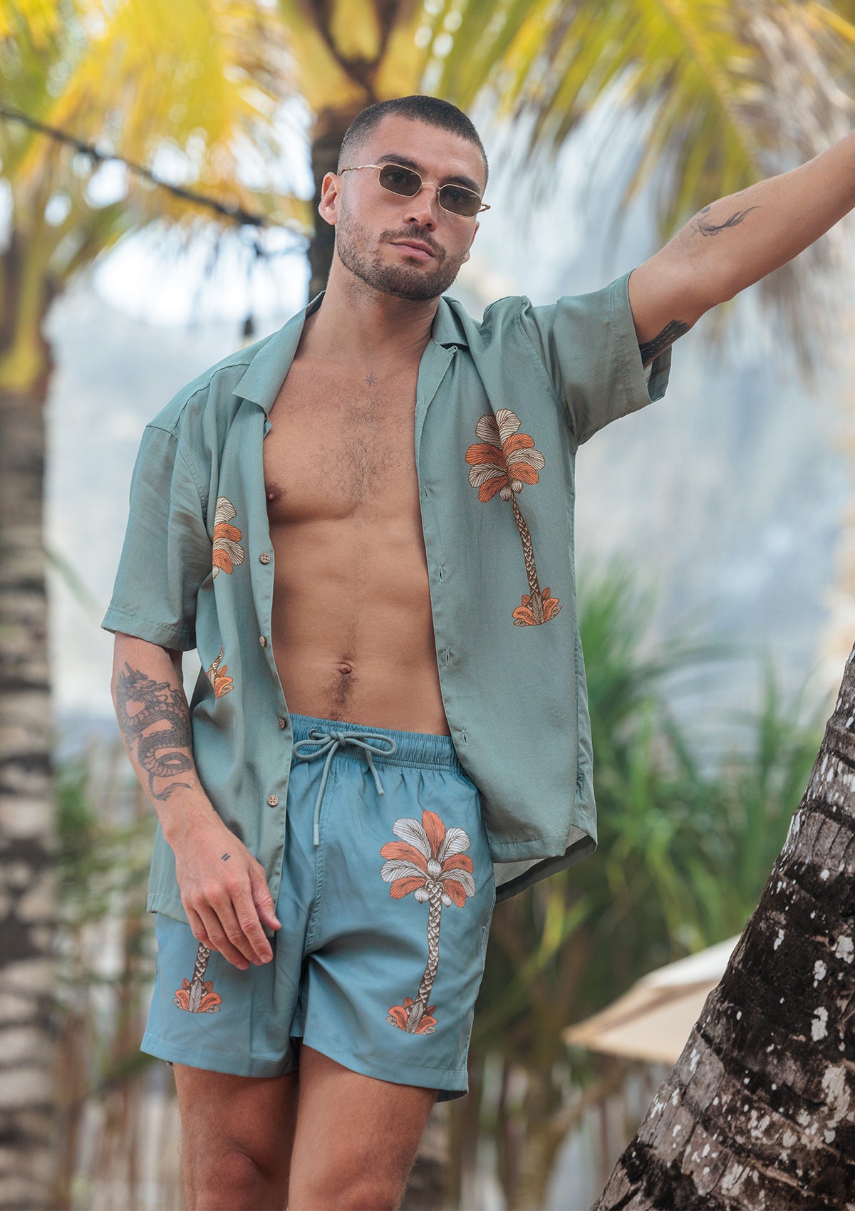 Stylish Oasis Palms Print Shirt for Men & Women - Trendy Tropical Summer Casual Wear - Perfect for Beach Vacations, Pool Parties & Outdoor Adventures