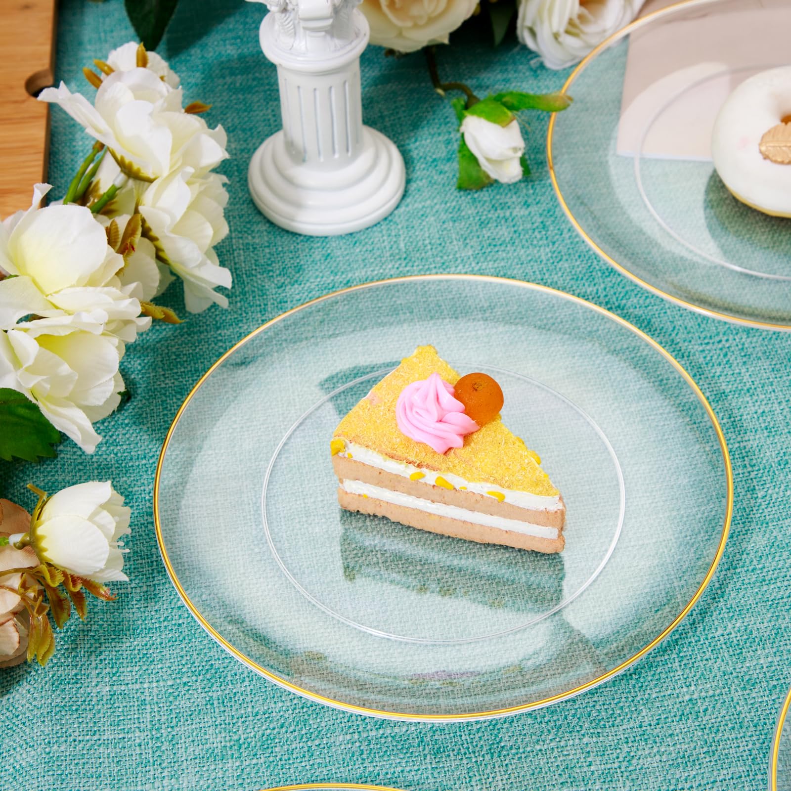 100-Pack Clear Gold Disposable Dessert Plates with Plastic Gold Forks - Elegant Wedding, Party, Birthday Cake Serving Plates for Events & Catering