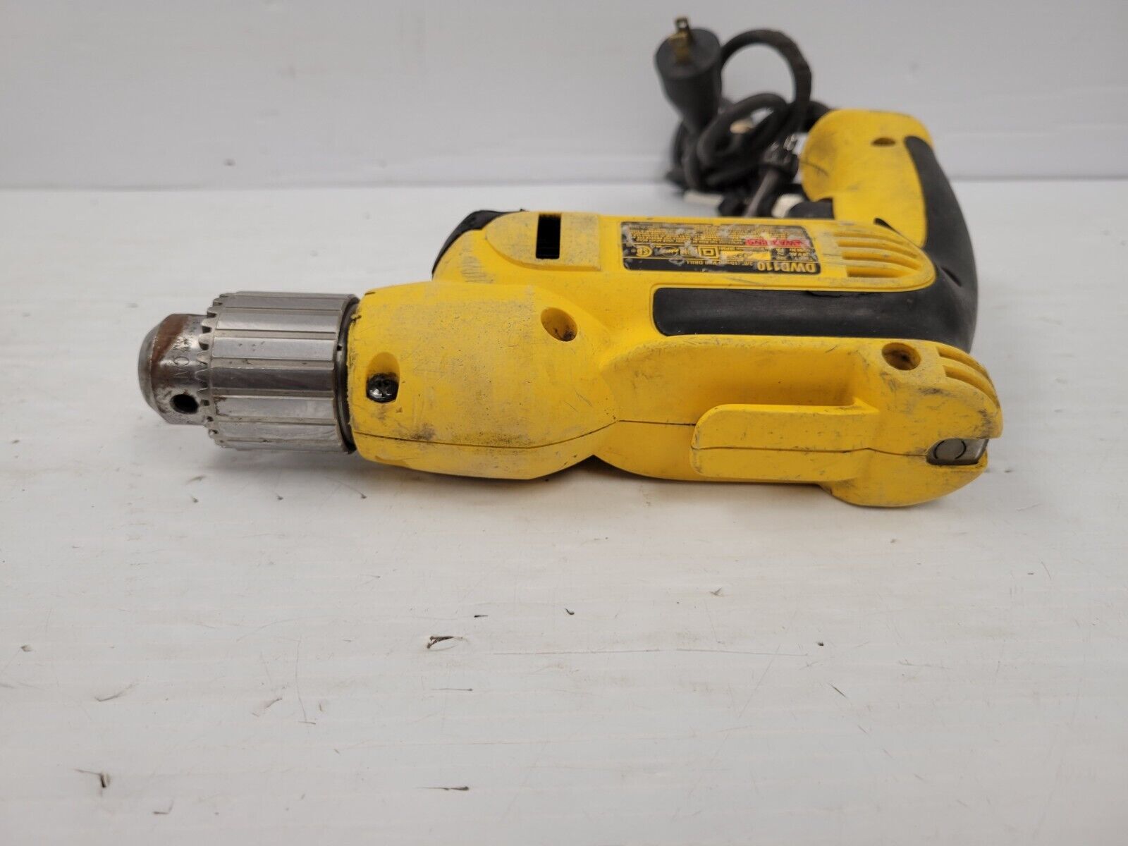 DEWALT DWD110 1/2-Inch VSR Mid-Handle Drill - Powerful Corded Drill for Woodworking, Metal Drilling & Construction Projects
