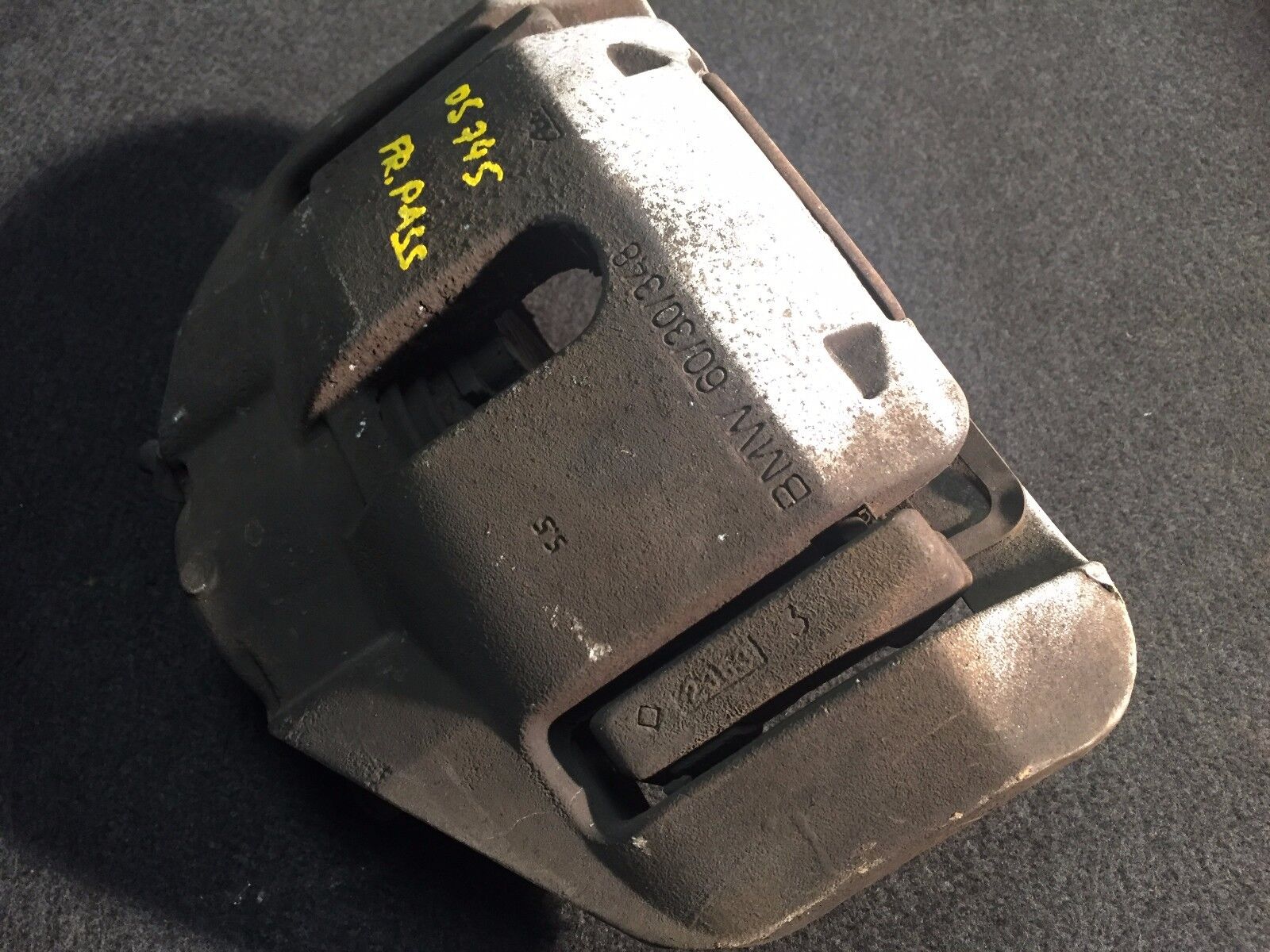 2002-2005 BMW 745i 745li E65 E66 Front Right Brake Caliper OEM Replacement - Perfect for Brake System Upgrades & Performance Driving