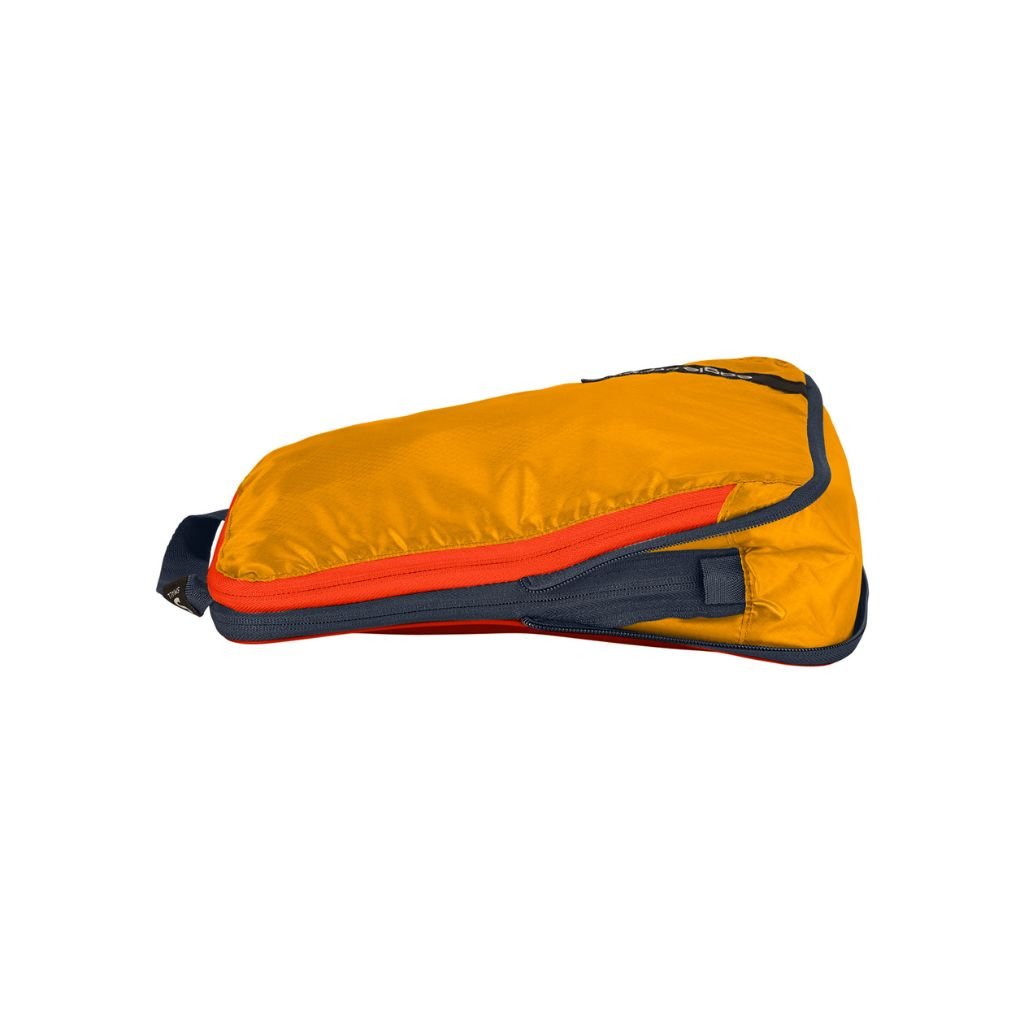 Eagle Creek PACK IT ISOLATE Compression Packing Cubes Small - Sahara Yellow | Travel Organizer for Suitcases, Backpacks & Carry-On Luggage | Perfect for Vacations, Business Trips & Weekend Getaways