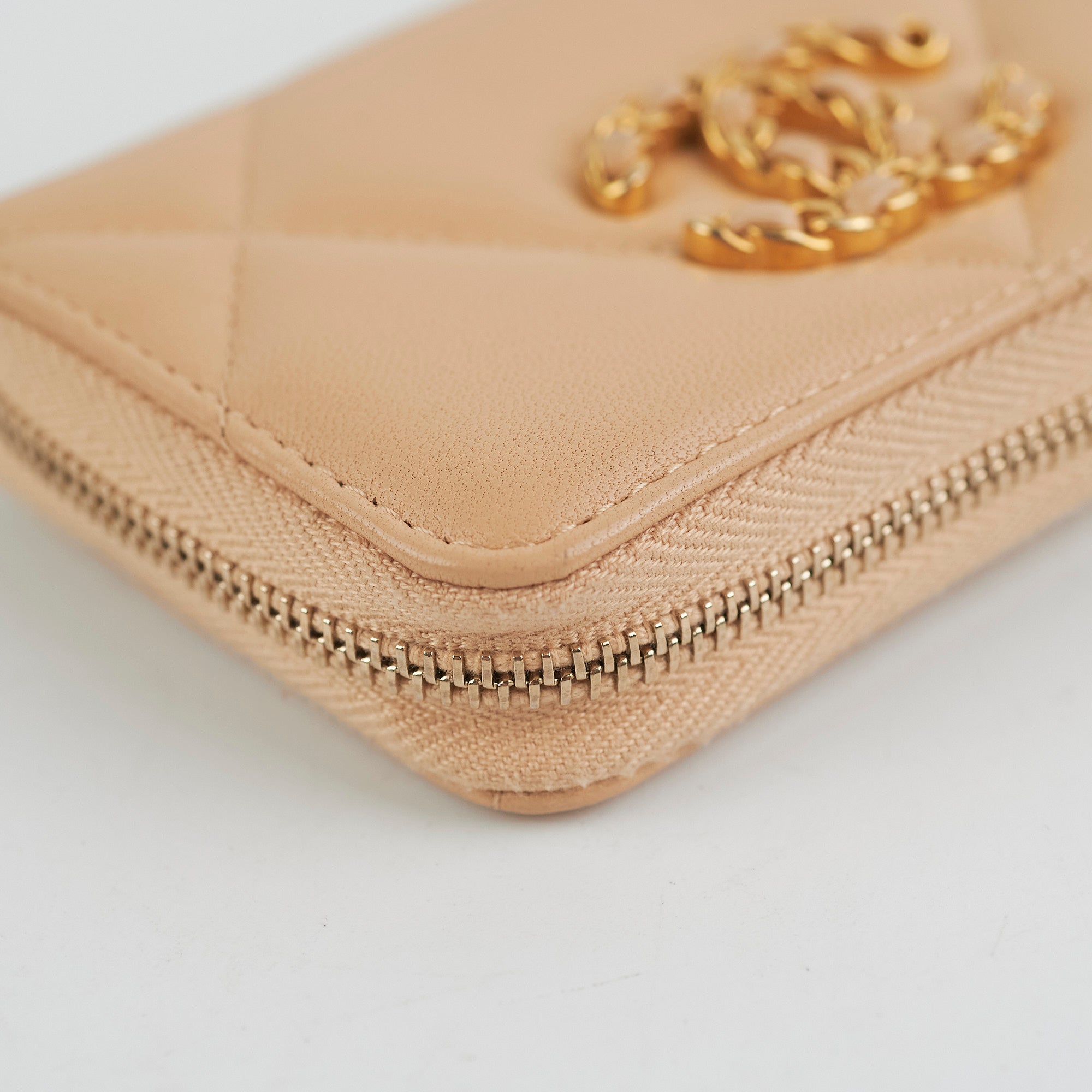 Chanel 19 Zip Cardholder Wallet in Beige - Luxury Leather Card Case for Women, Perfect for Everyday Use & Travel Essentials