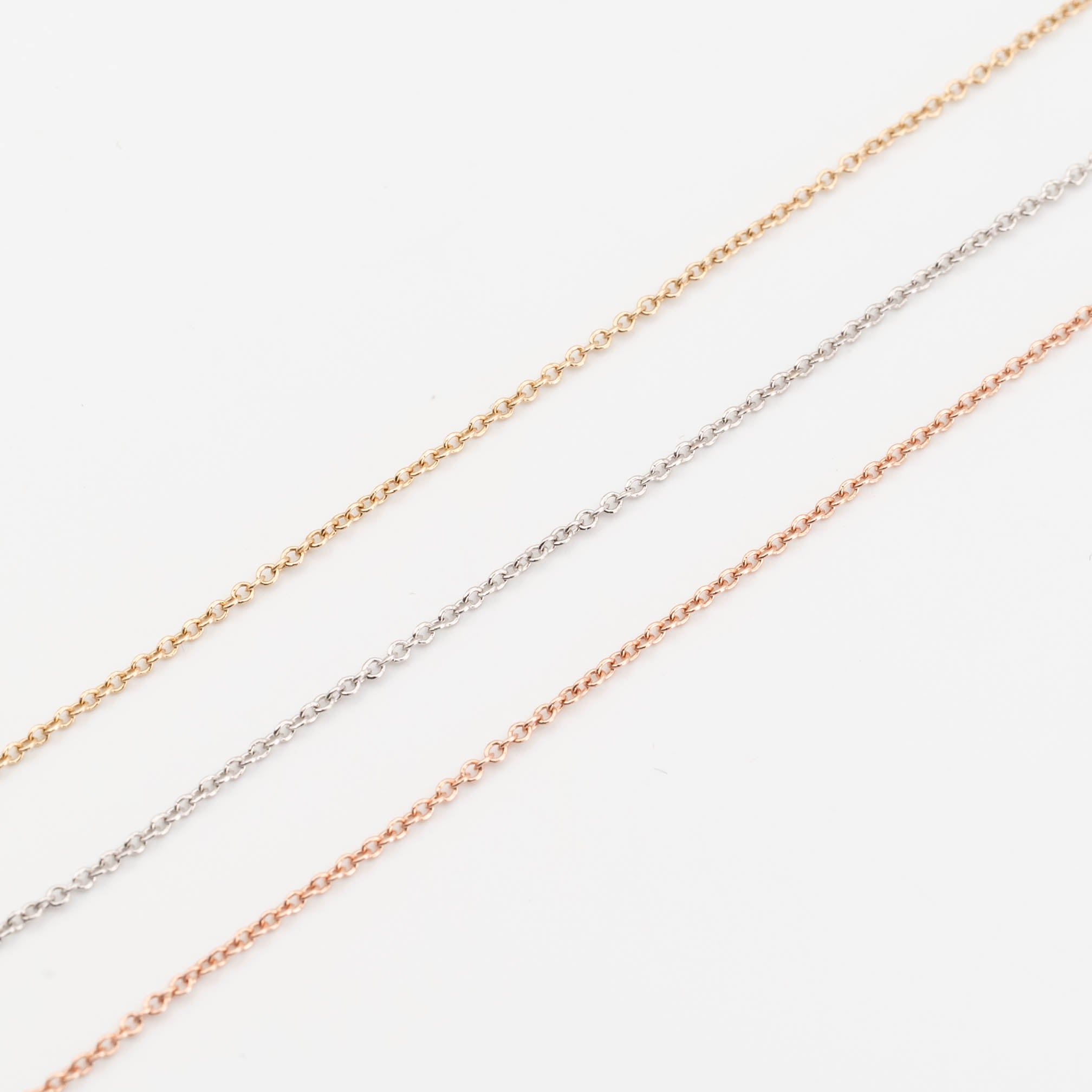Stylish Cable Chain Bracelet for Women - Trendy Gold & Silver Jewelry Gift for Her - Perfect for Casual Wear, Parties & Special Occasions