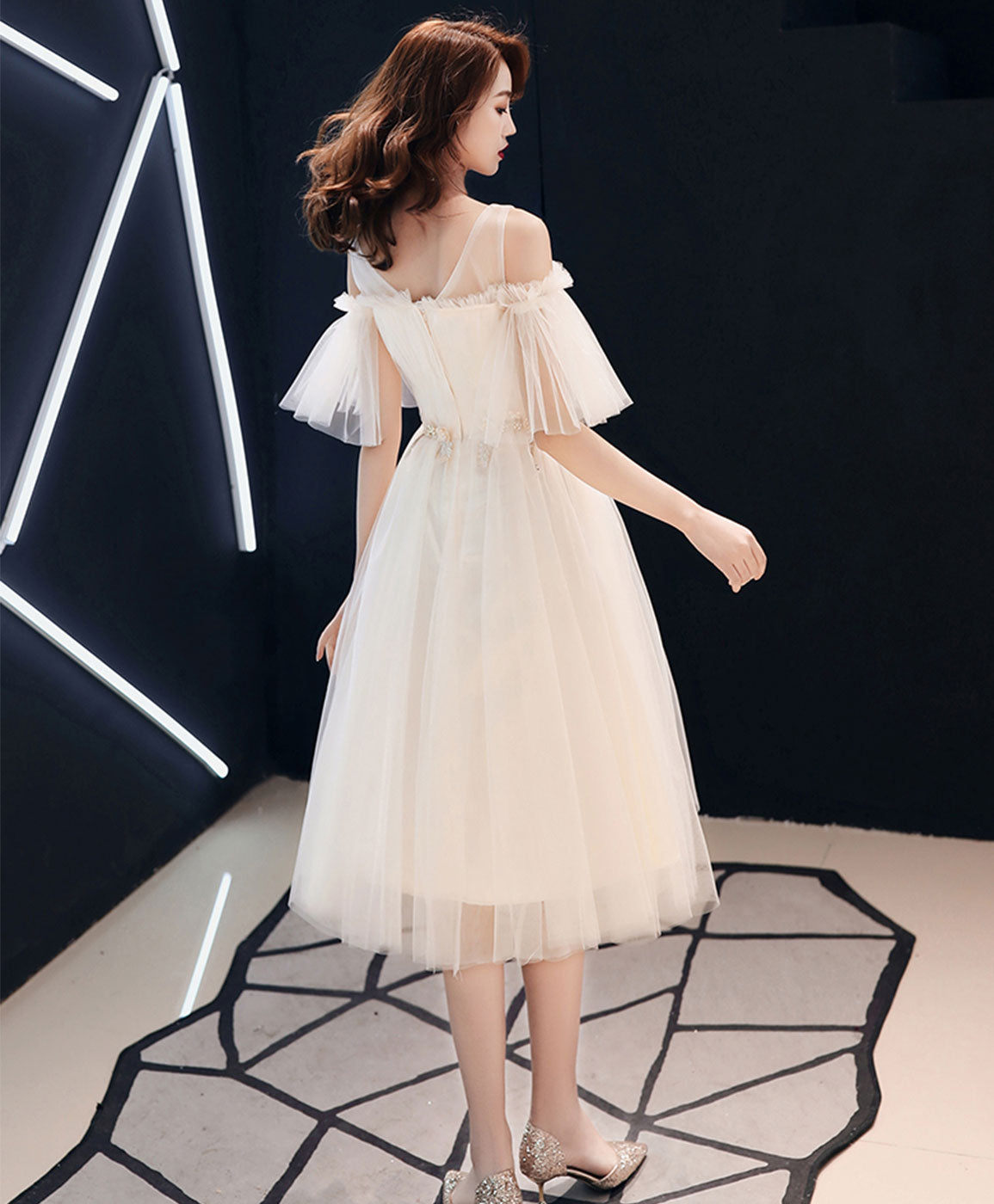Light Champagne Tulle Short Prom Dress & Homecoming Dress - Elegant Party Gown for Prom Night, Homecoming Dance, Formal Events & Special Occasions