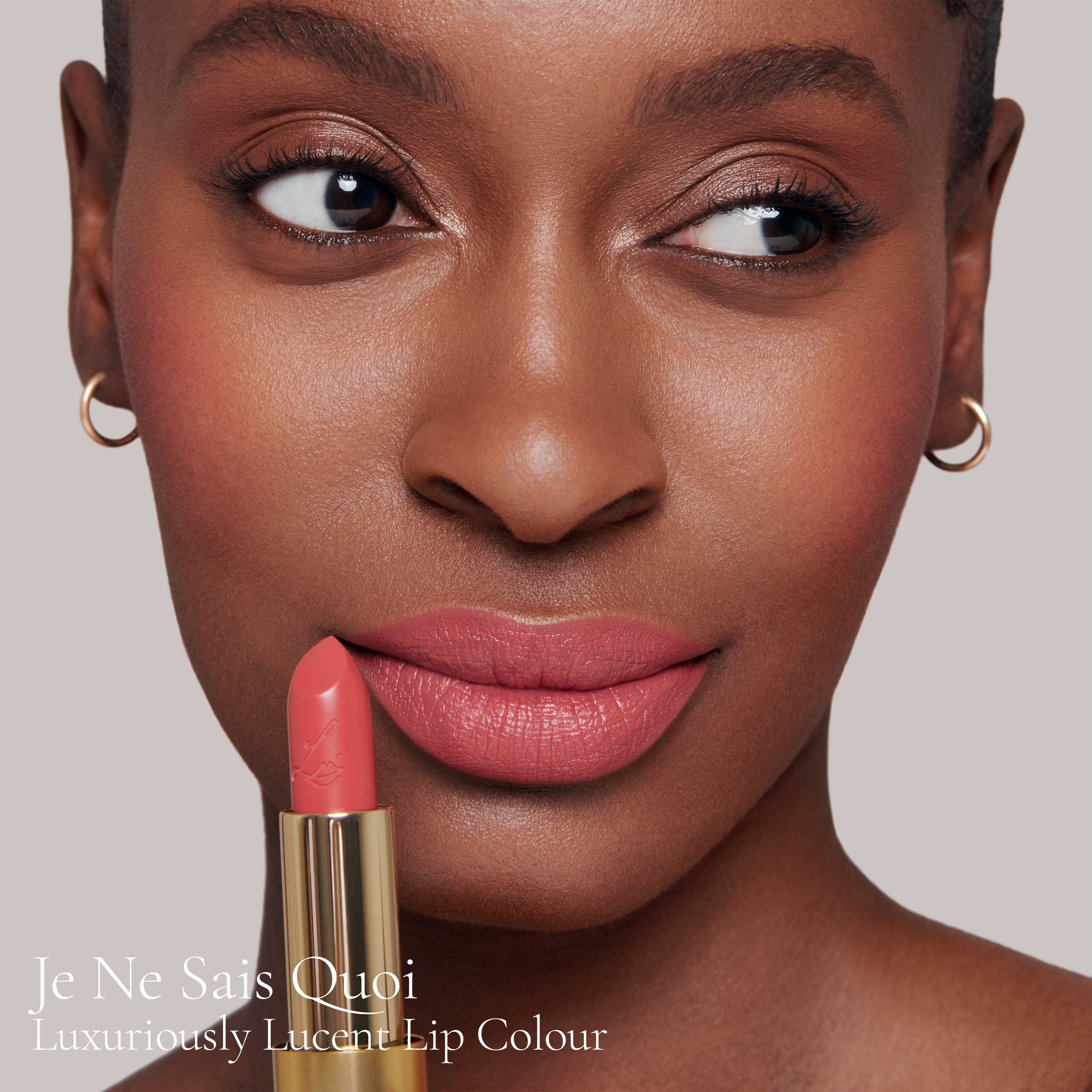Je Ne Sais Quoi Luxuriously Lucent Lipstick - Long Lasting Hydrating Lip Color with High Pigment & Glossy Finish | Perfect for Date Night, Parties & Everyday Wear