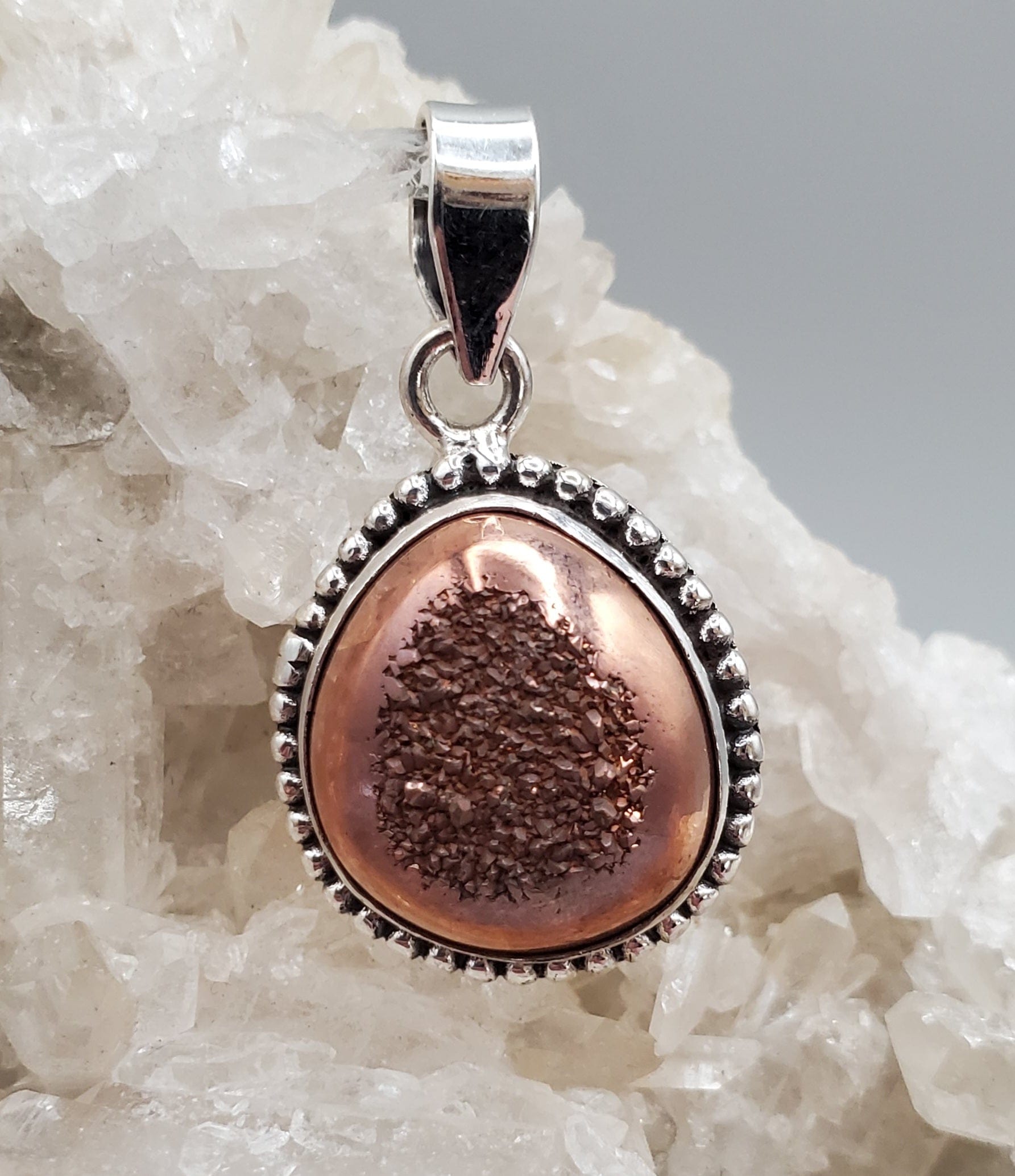 Aura Druzy Pendant Necklace - Natural Crystal Healing Jewelry for Women, Elegant Boho Chic Accessory | Perfect for Meditation, Yoga & Spiritual Energy Balancing