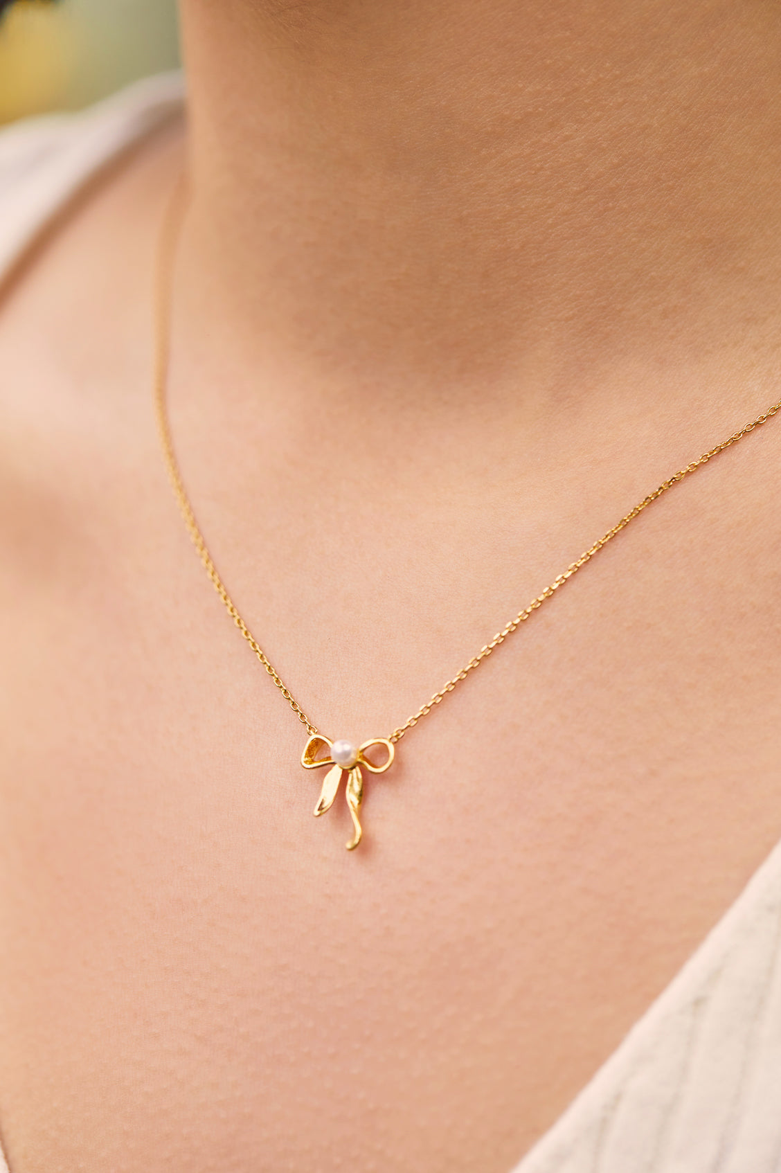 Elegant Pearl Bow Necklace for Women - Dainty & Timeless Jewelry Gift for Brides, Prom, or Special Occasions
