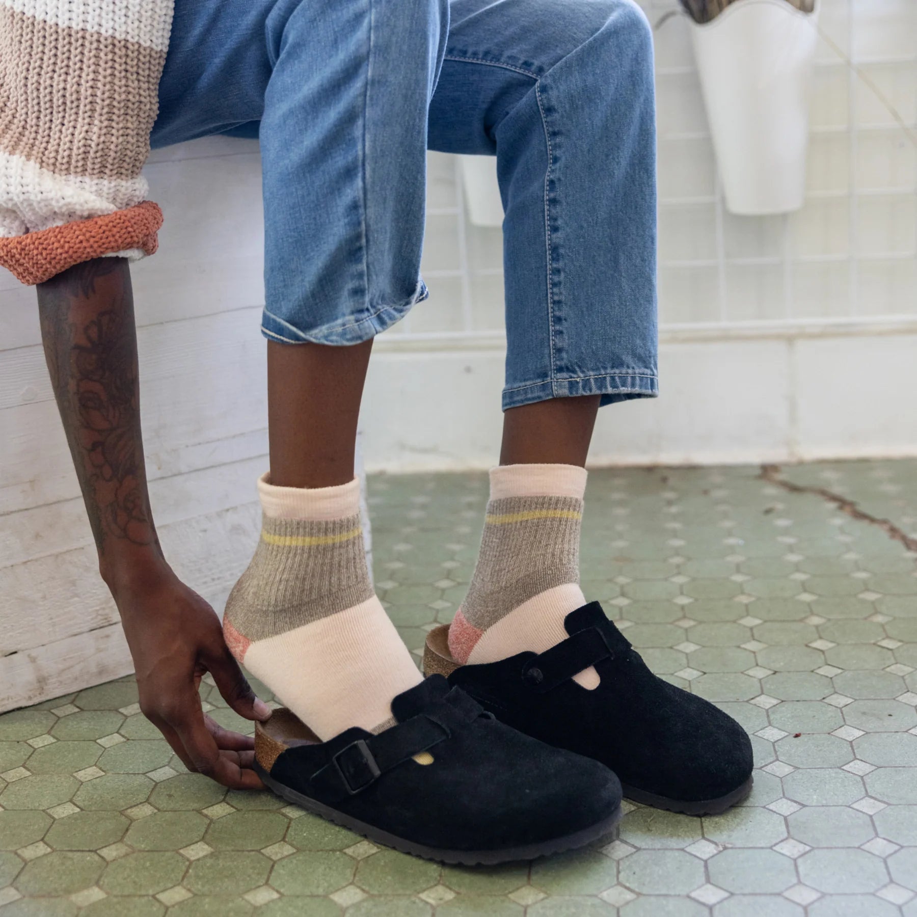 Darn Tough Home Base Shorty Heavyweight Lifestyle Socks for Women - Ultra-Comfortable Hiking & Everyday Wear Socks for Outdoor Adventures & Casual Style