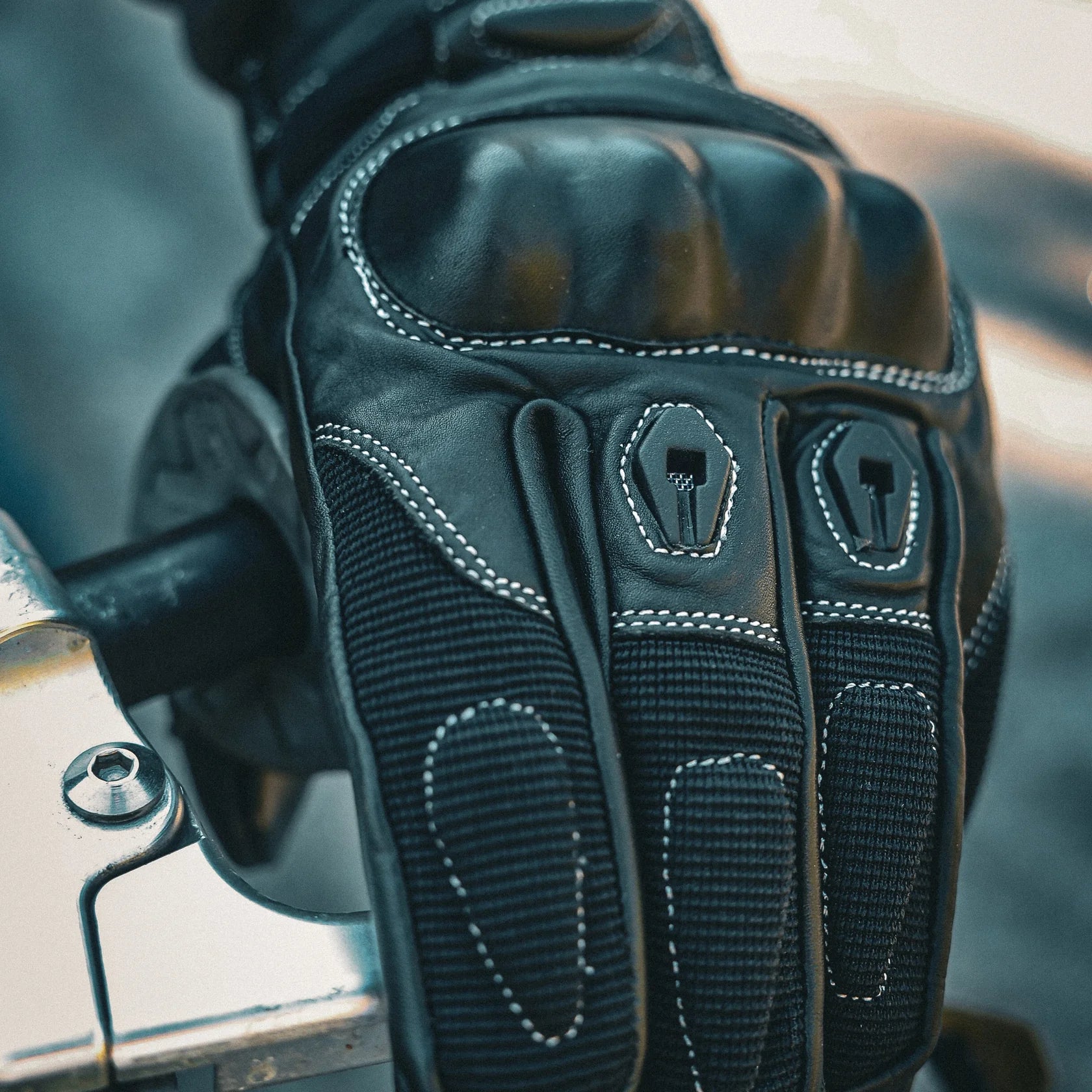 Open Road Hard Knuckle Motorcycle Gloves - Protective Riding Gloves for Men & Women - Durable Leather Biker Gloves for Harley, Cruiser & Street Bikes - Ideal for Long Rides, Commuting & Motorcycle Tours