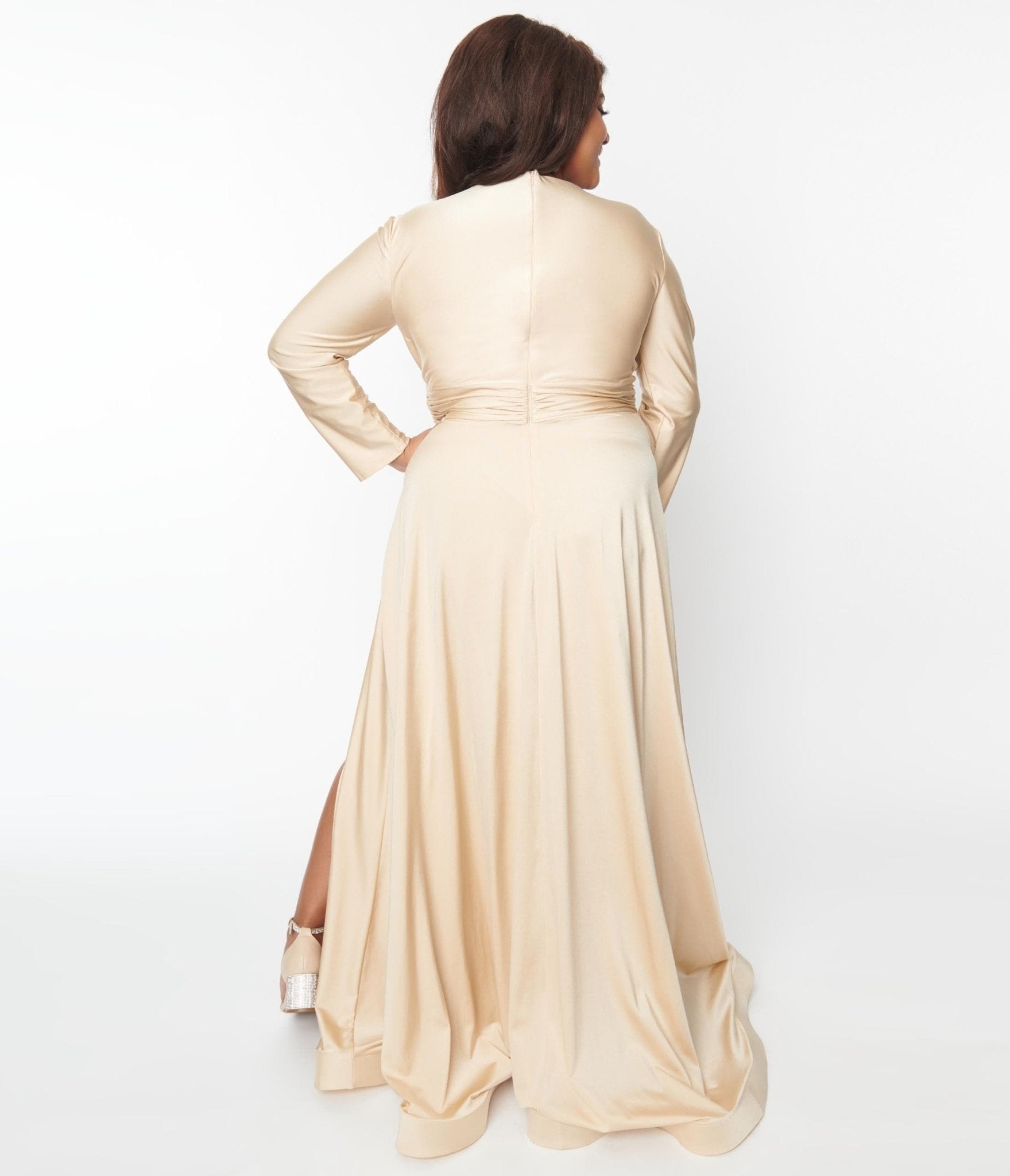 Elegant Plus Size Champagne Long Sleeve Evening Gown for Women - Formal Dresses for Weddings, Parties & Special Occasions