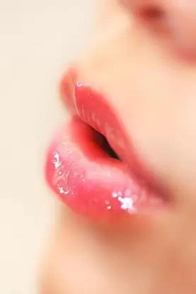 Long Lasting Moisturizing Color Changing Lip Oil - Fruity Flavored Tinted Lip Gloss for Hydration & Shine | Perfect for Daily Wear, Date Night & Makeup Looks
