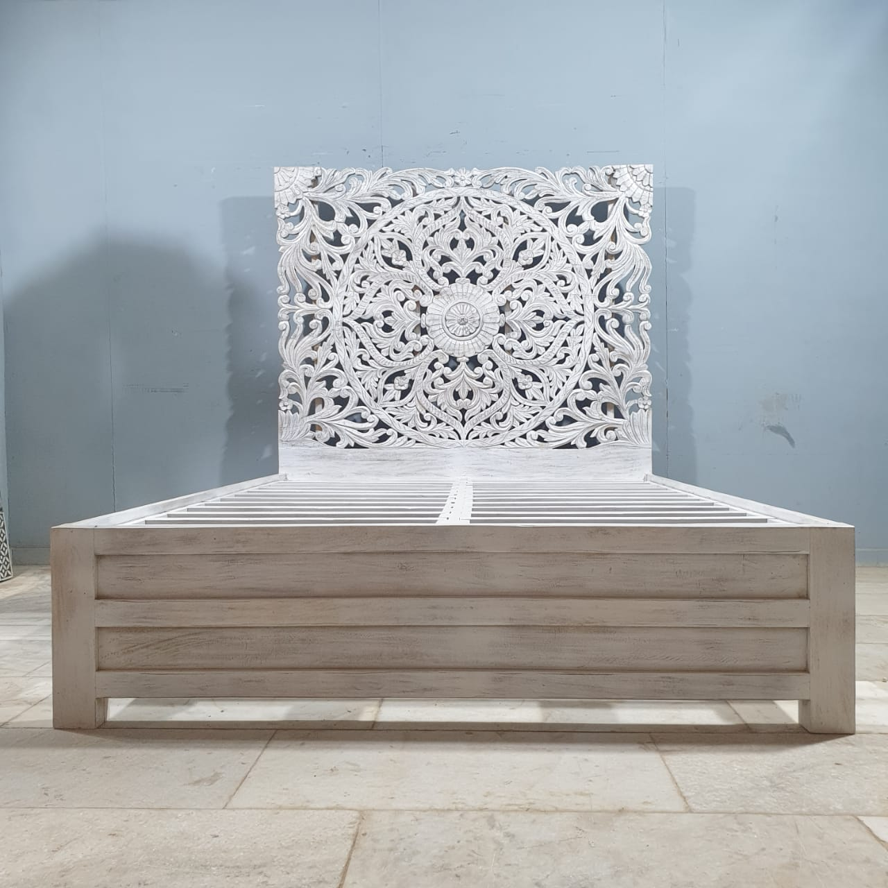 Hand Carved Indian Solid Wood Sahara Queen Size Bed Frame - Elegant White Finish for Bedroom Decor & Master Suite Furniture