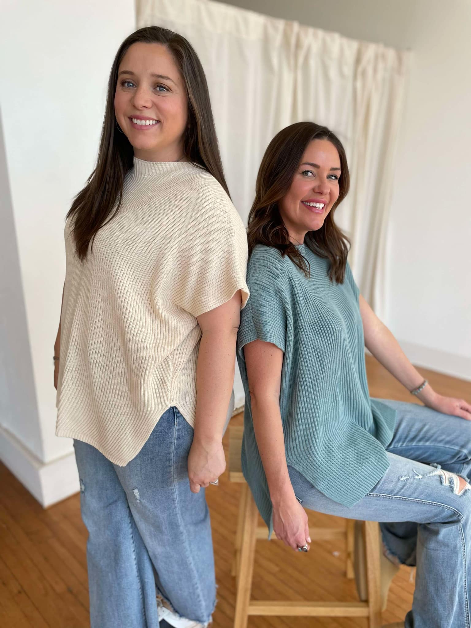 PREORDER: Stylish Day On The Town Sweater for Women - 2 Color Options | Cozy Knit Pullover for Casual Outings & Fall Fashion