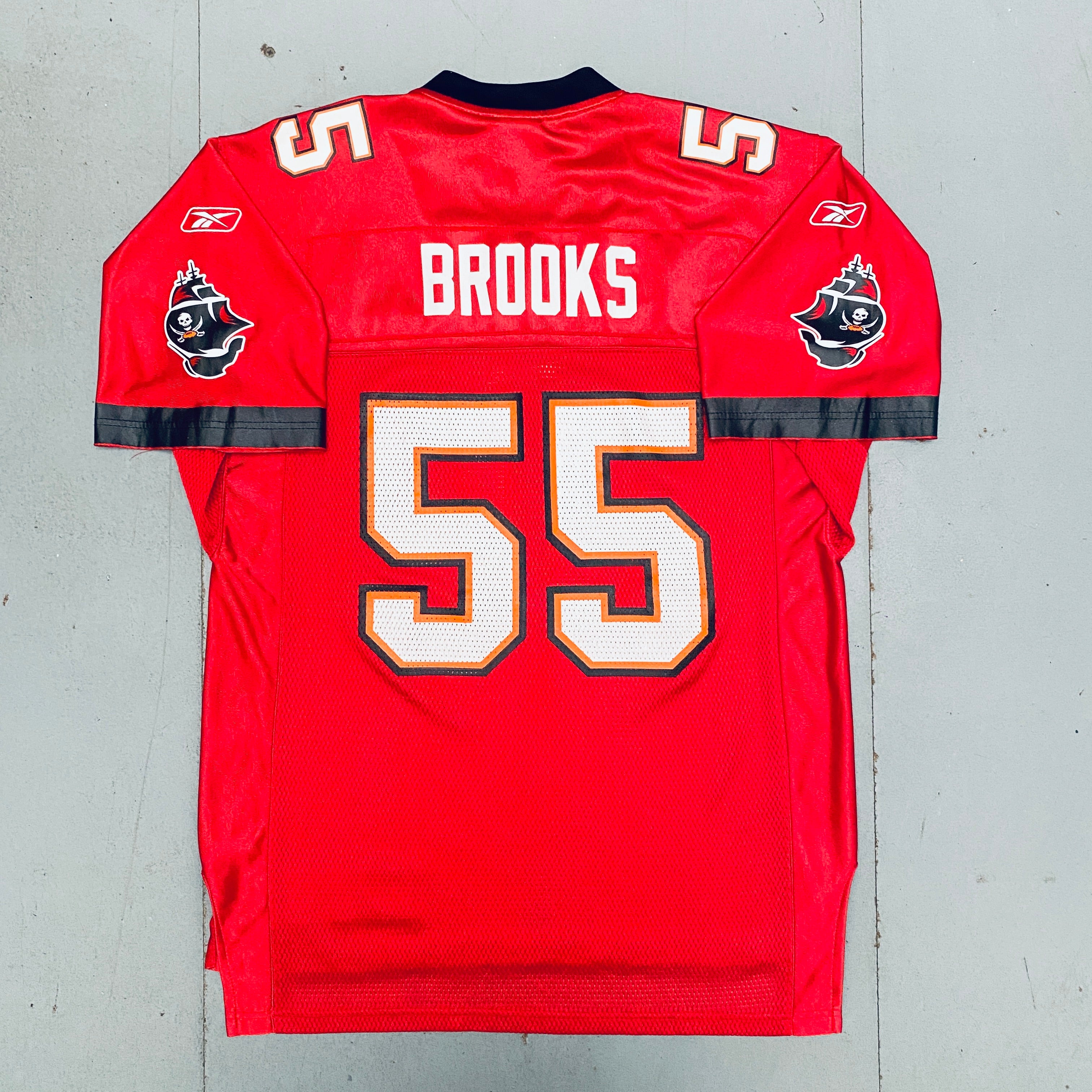 Derrick Brooks Tampa Bay Buccaneers 2004-05 Replica Jersey (Large) - Perfect for Game Day, Fan Events & NFL Memorabilia Collection