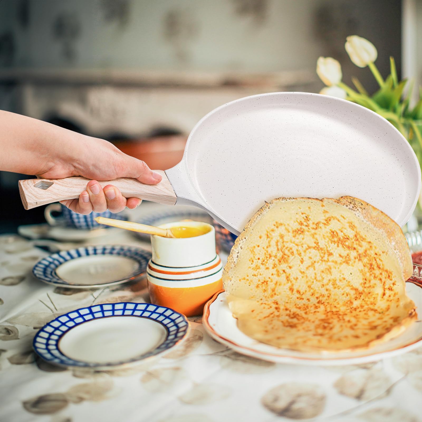 Hiceeden 10-Inch Nonstick Ceramic Crepe Pan with Spreader - Detachable Handle, Induction Compatible, PFOA Free Tortilla & Pancake Griddle for Gas, Electric & Induction Stoves - Perfect for Crepes, Dosas, Tortillas & More (White)