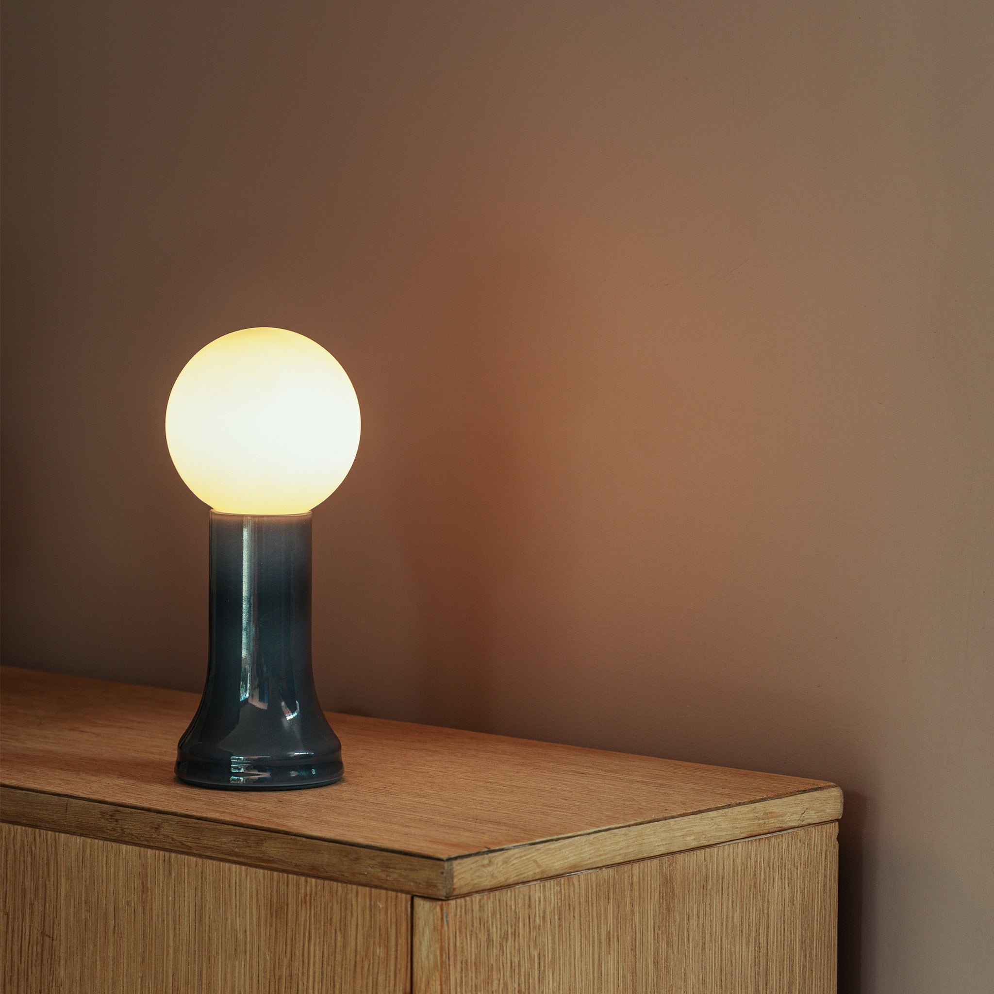 Modern Shore Table Lamp in Smoke Grey - Stylish Bedside & Living Room Lighting for Home Decor