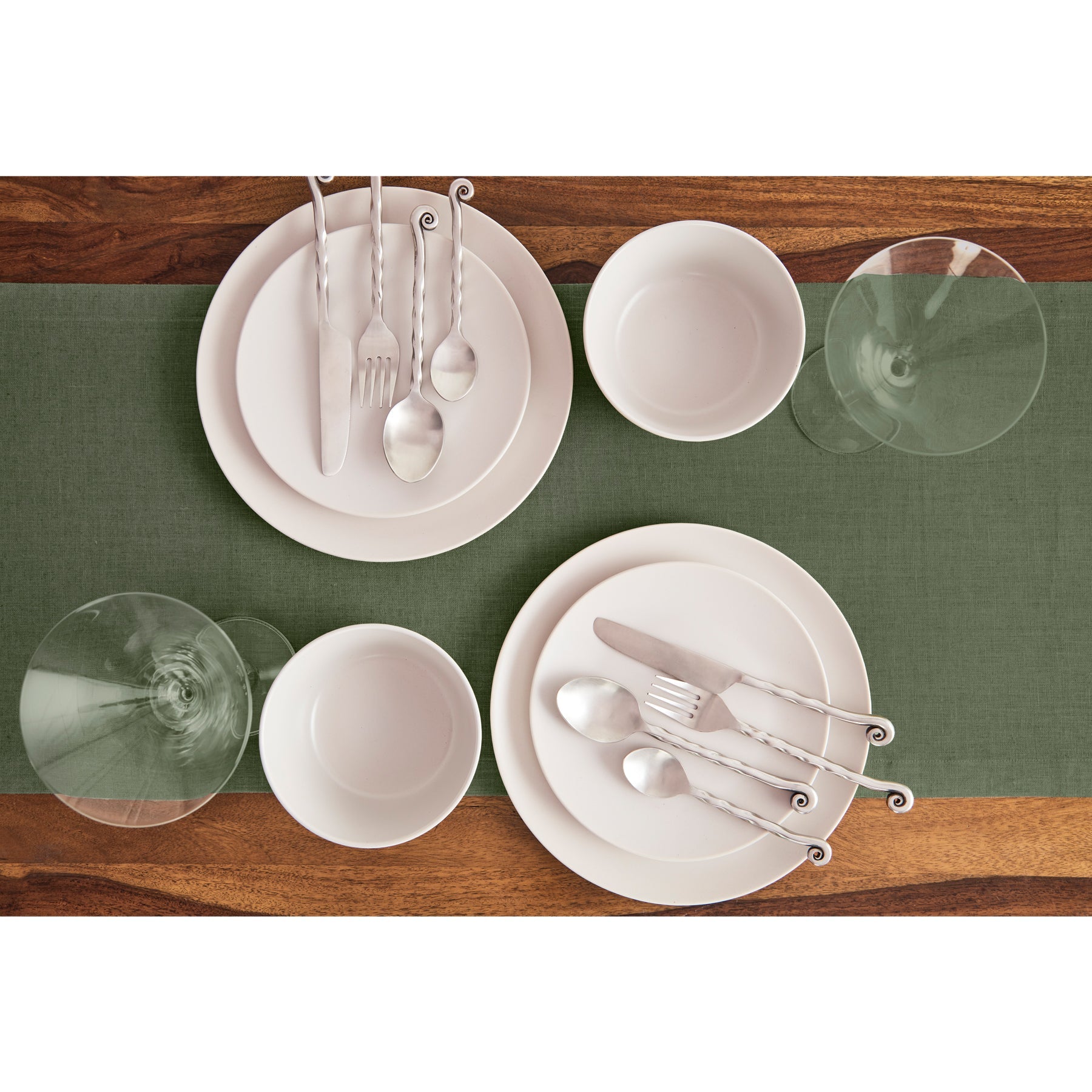 Elegant Diana Medium Weight Table Runner - Perfect for Dining Tables, Weddings, and Holiday Decor