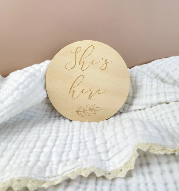 Custom Baby Girl Announcement Plaque - Personalized Newborn Birth Sign for Nursery Decor & Gender Reveal Party - Perfect for Baby Showers & First Birthday Celebrations