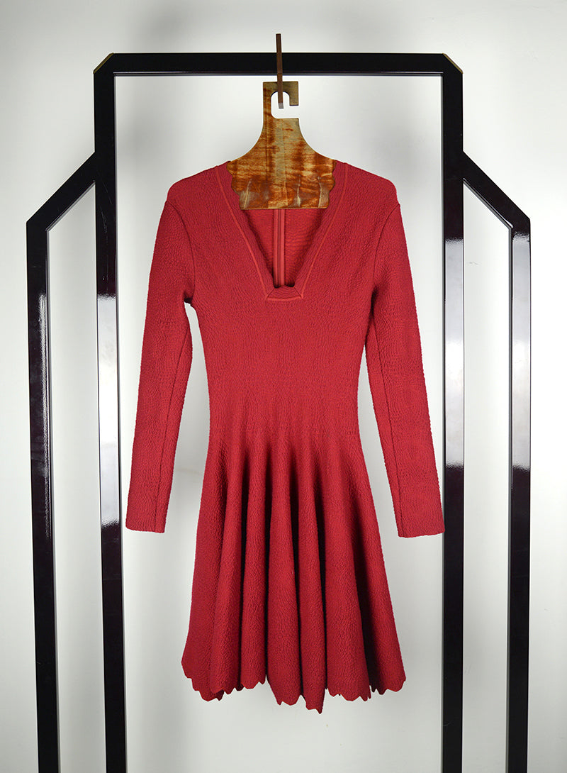 ALAÏA Red V-Neck Dress Size 40 - Elegant Evening Gown for Parties, Weddings & Special Occasions