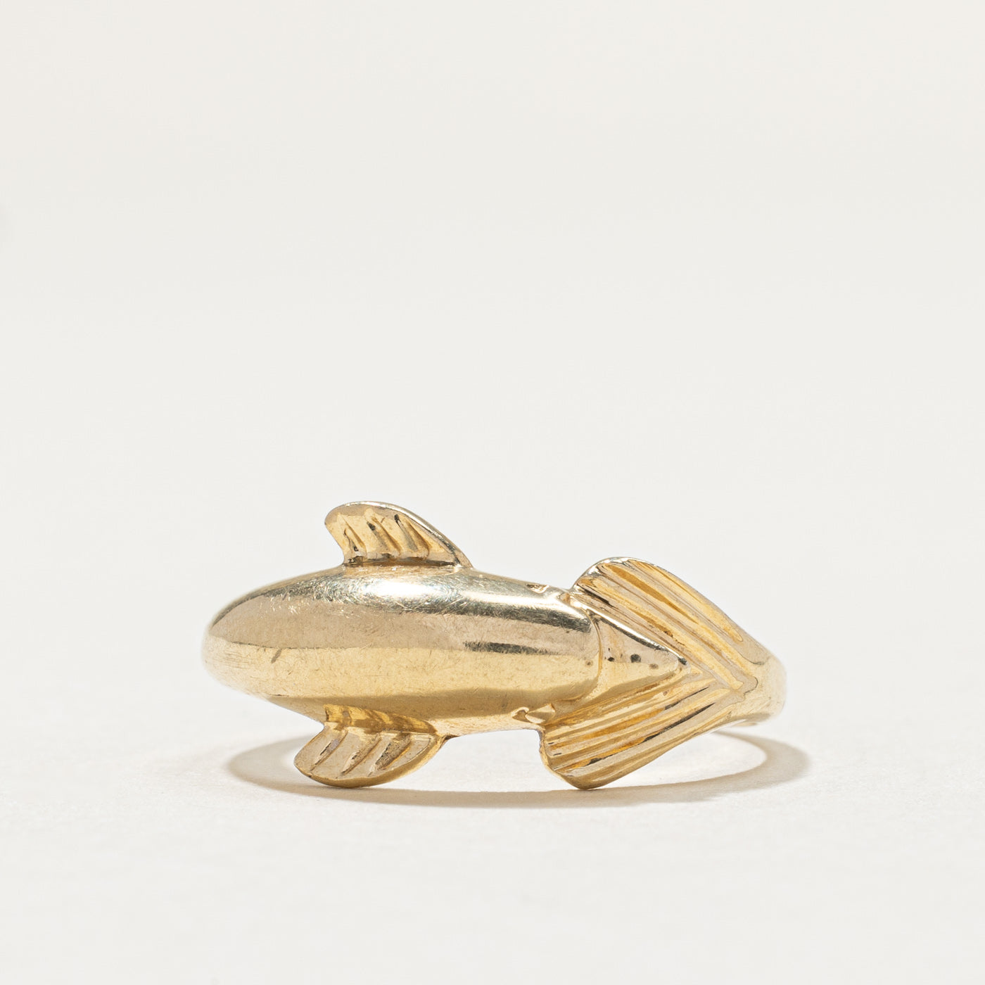 14K Yellow Gold Dolphin Tapered Ring for Women - Size 7.25 - Elegant Ocean Jewelry for Beach Weddings, Anniversary Gifts & Everyday Wear