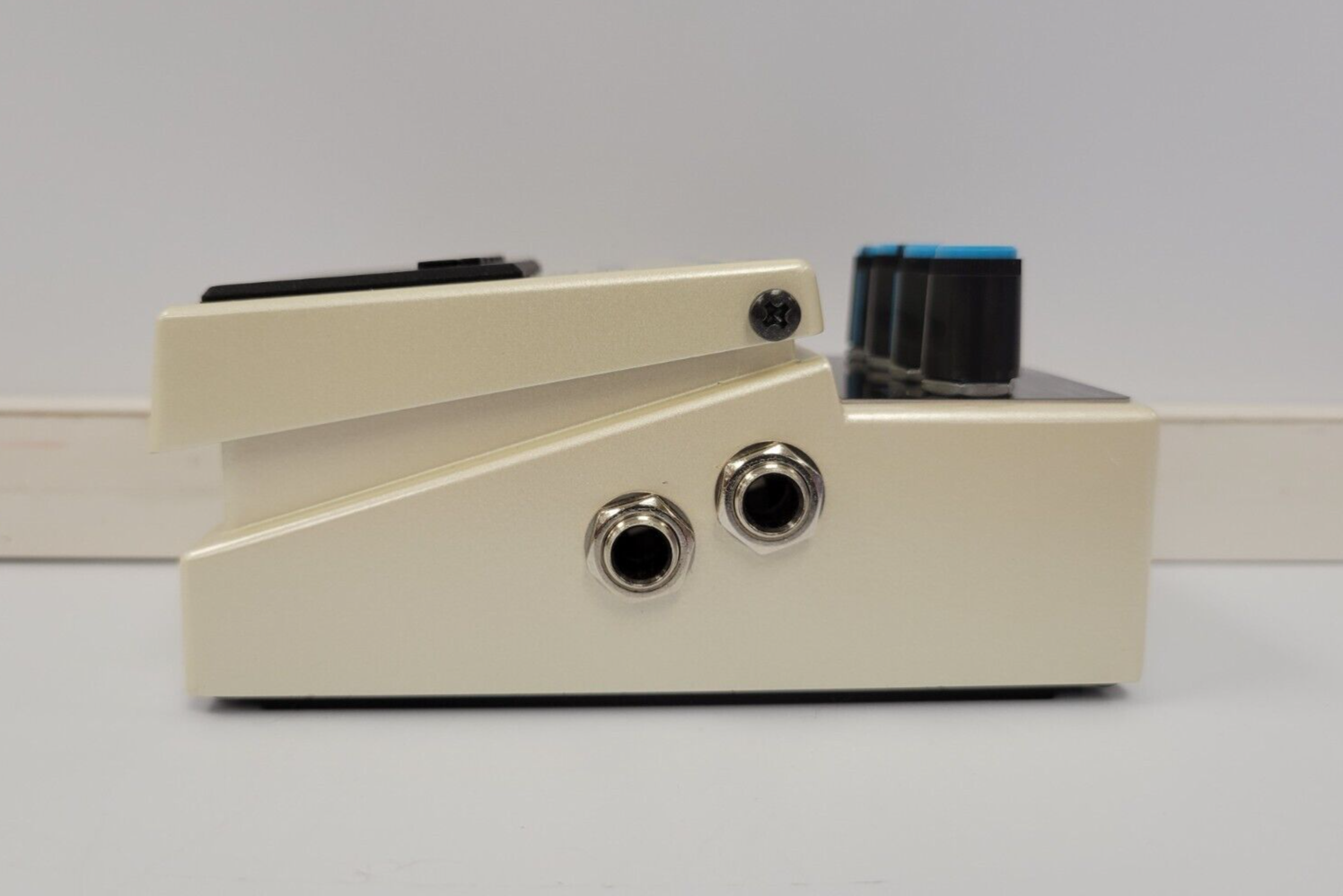 Boss DD-3T Digital Delay Guitar Effects Pedal - Professional Sound for Live Performances & Studio Recording