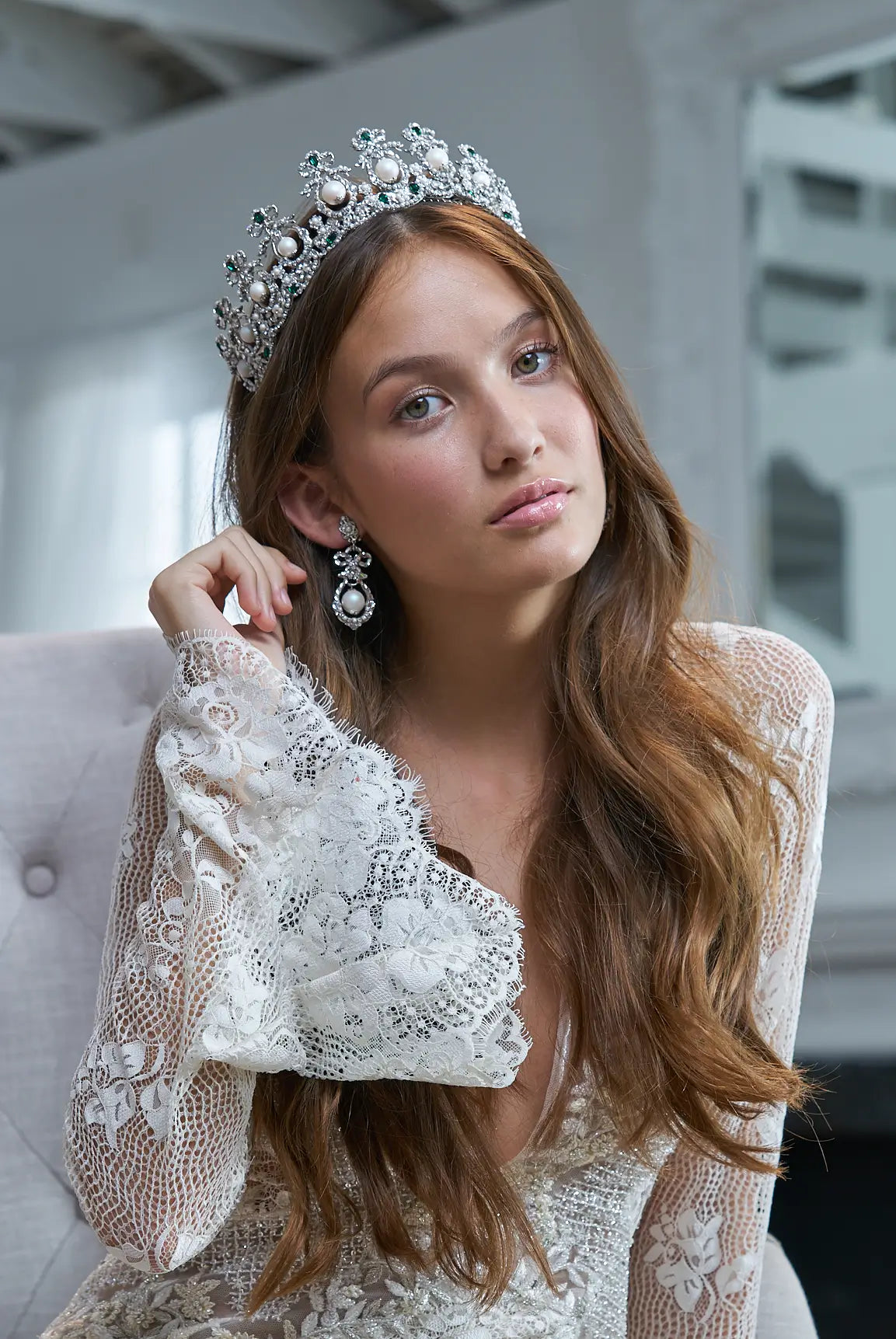 Elizabeth Crown - Elegant Rhinestone Tiara for Women | Perfect for Weddings, Prom, Pageants & Special Occasions