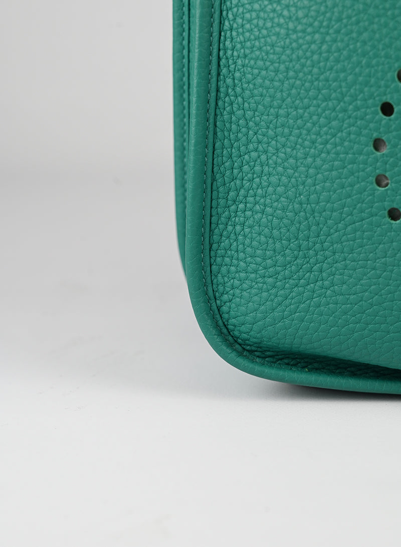 Hermès Evelyne 29 Leather Handbag in Green | Luxury Crossbody Bag for Women | Perfect for Work, Travel & Everyday Use