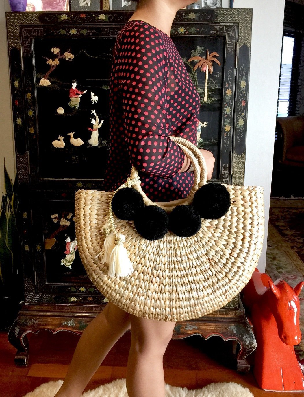 Stylish Pom Pom Straw Tote Bag for Women - Perfect Beach Basket Bag, Summer Straw Handbag for Outdoors, Picnics & Vacation