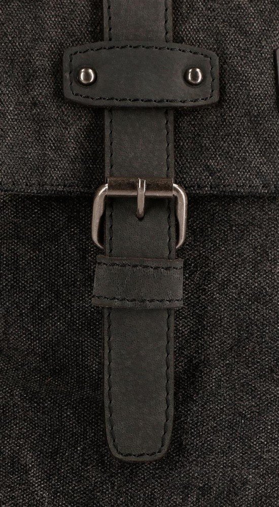 Pepe Jeans Horse Black Casual Backpack for Men & Women - Stylish Everyday College School Travel Backpack - Perfect for Work, Gym, Hiking & Outdoor Adventures