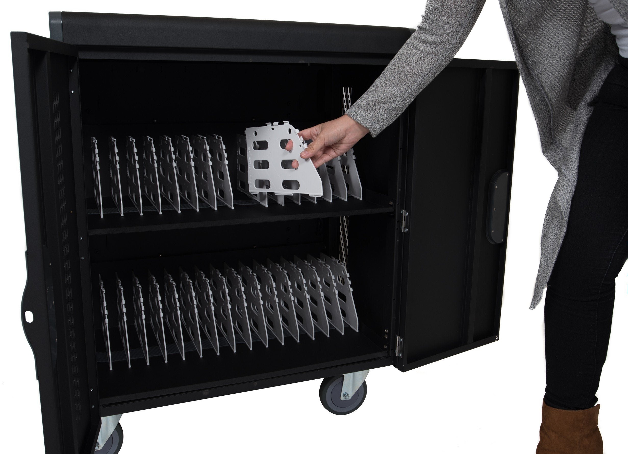 Luxor 32-Port USB Charging Station for Tablets - High Power Multi Device Charger for iPad, iPhone, Android - Perfect for Schools, Offices & Home Use