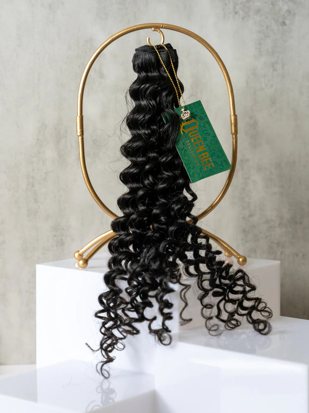 Queen Curly Bundle Hair Extensions - 100% Human Hair Clip-in Extensions for Volume & Length | Perfect for Weddings, Parties & Everyday Styling