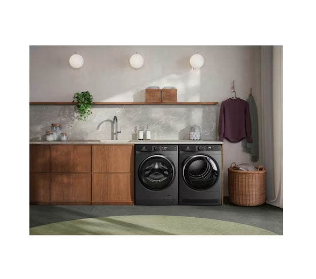 Electrolux EDH903R7SC 9kg UltimateCare 700 Heat Pump Dryer - Energy Efficient, Quiet & Gentle on Clothes - Perfect for Large Families & Eco-Friendly Homes